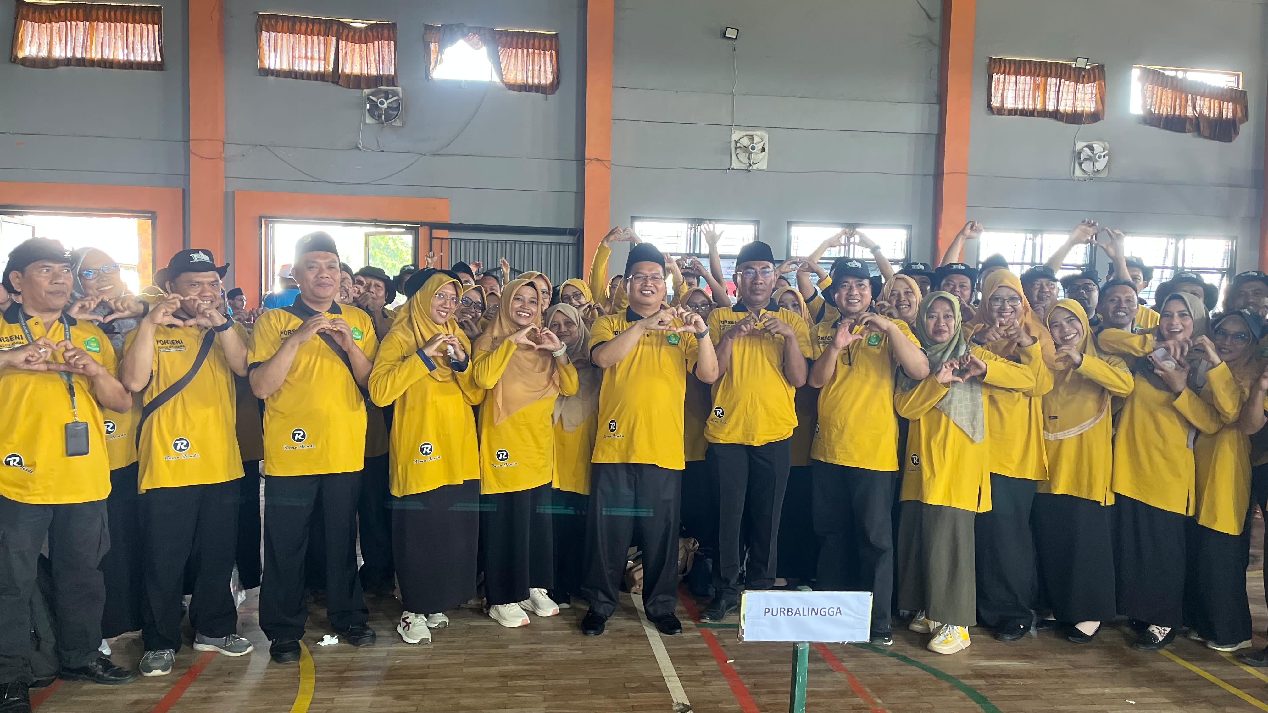 Ikatan Penyuluh Agama Republik Indonesia (IPARI) se-Eks Karesidenan Banyumas menggelar Pekan Olahraga dan Seni (PORSENI) dalam rangka memperingati Harlah ke-3 IPARI di MAN 2 Banyumas, Rabu (10/6/2026).