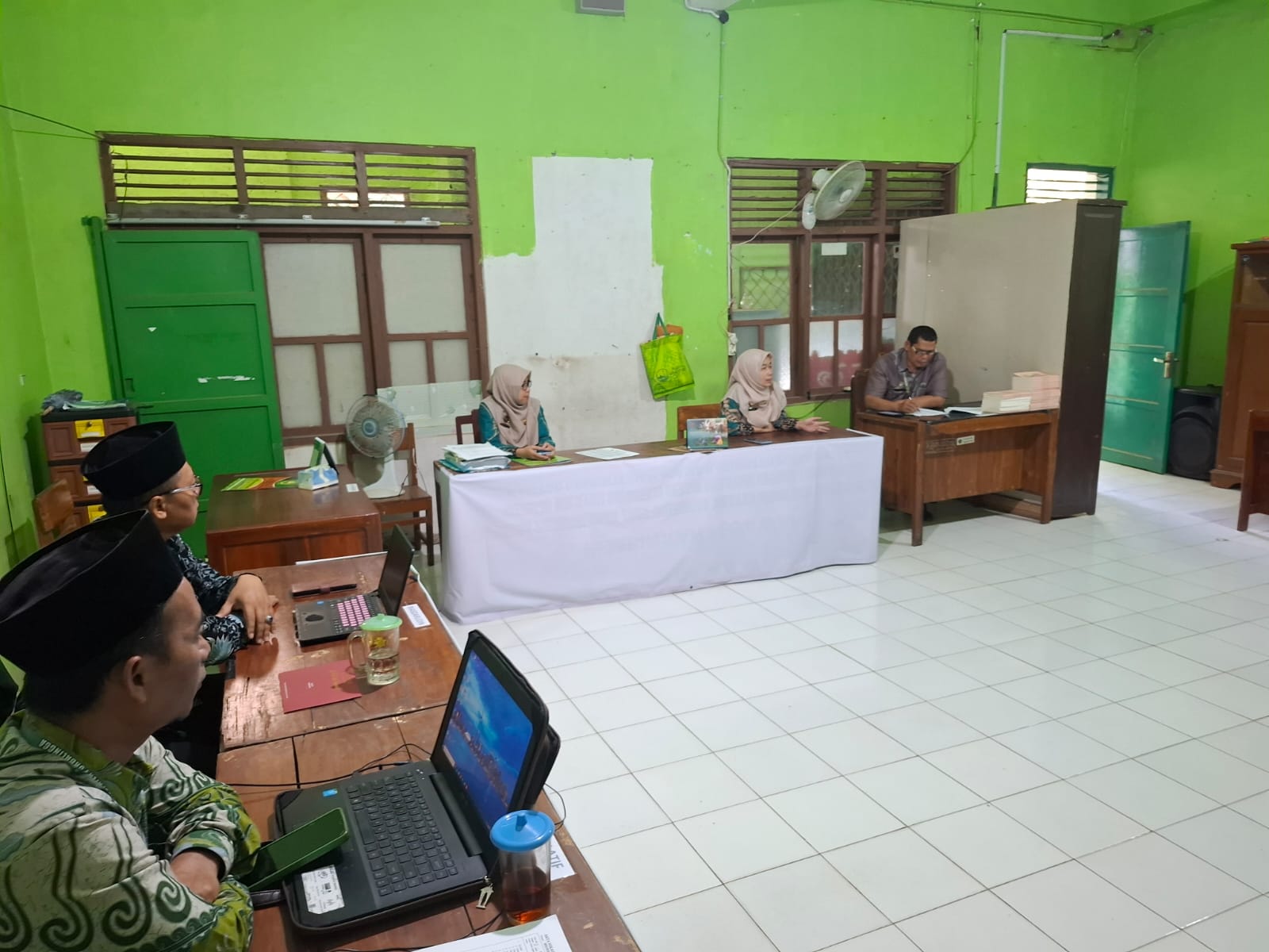 Tim II Supervisi Bina KUA Kantor Kementerian Agama Kabupaten Purbalingga melaksanakan kegiatan supervisi dan pembinaan di KUA Kecamatan Bojongsari dan KUA Kecamatan Kutasari. 