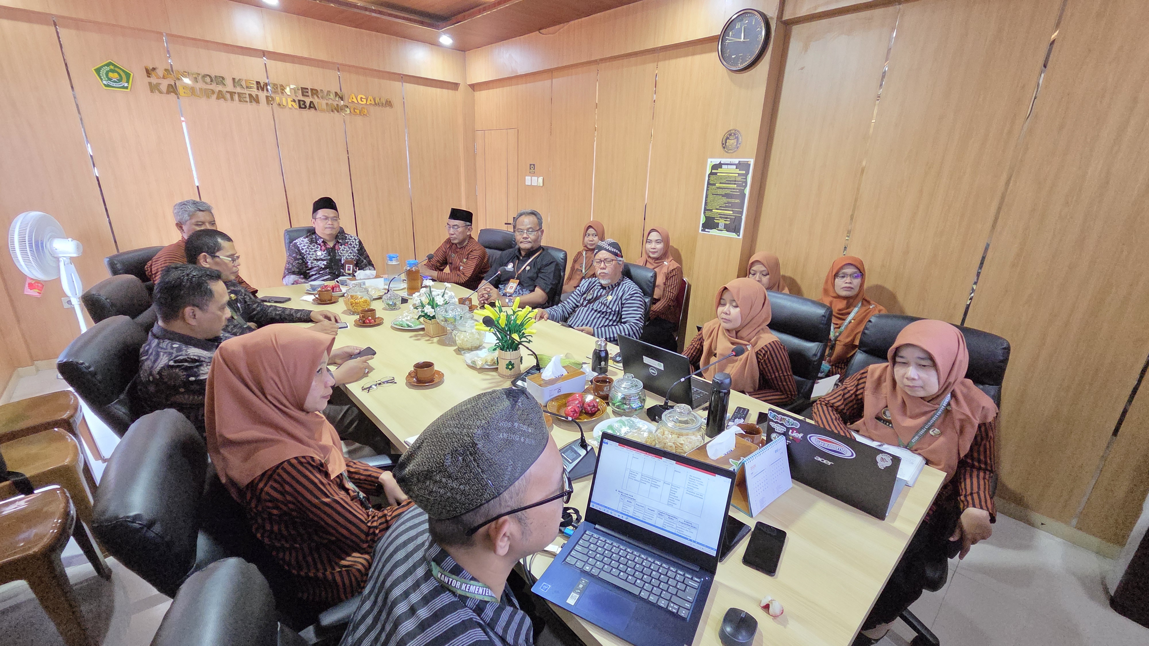 Komitmen Menurunkan Level Risiko Utama Dalam Integritas, Kinerja dan Layanan, Tim PZI Bersama KUA, Pokjawas dan Madrasah Mereviu Materi Pedoman Mitigasi Risiko Secara Detail dan Komprehensif