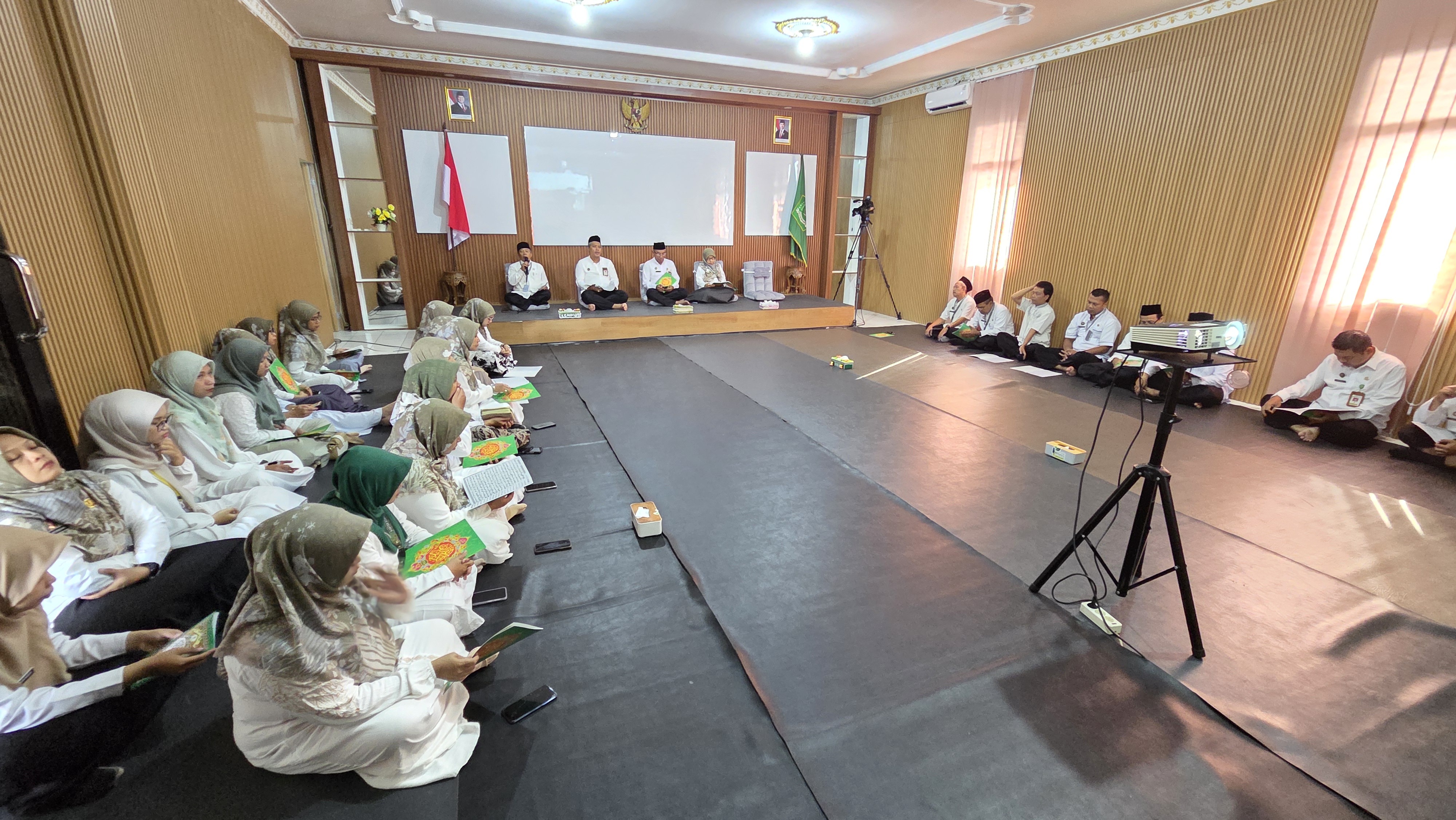 25 Khataman Al-Qur’an Warnai Keikutsertaan Kankemenag Purbalingga dalam Zoom Nasional Peaceful Muharram “Lebaran Yatim dan Penyandang Disabilitas”
