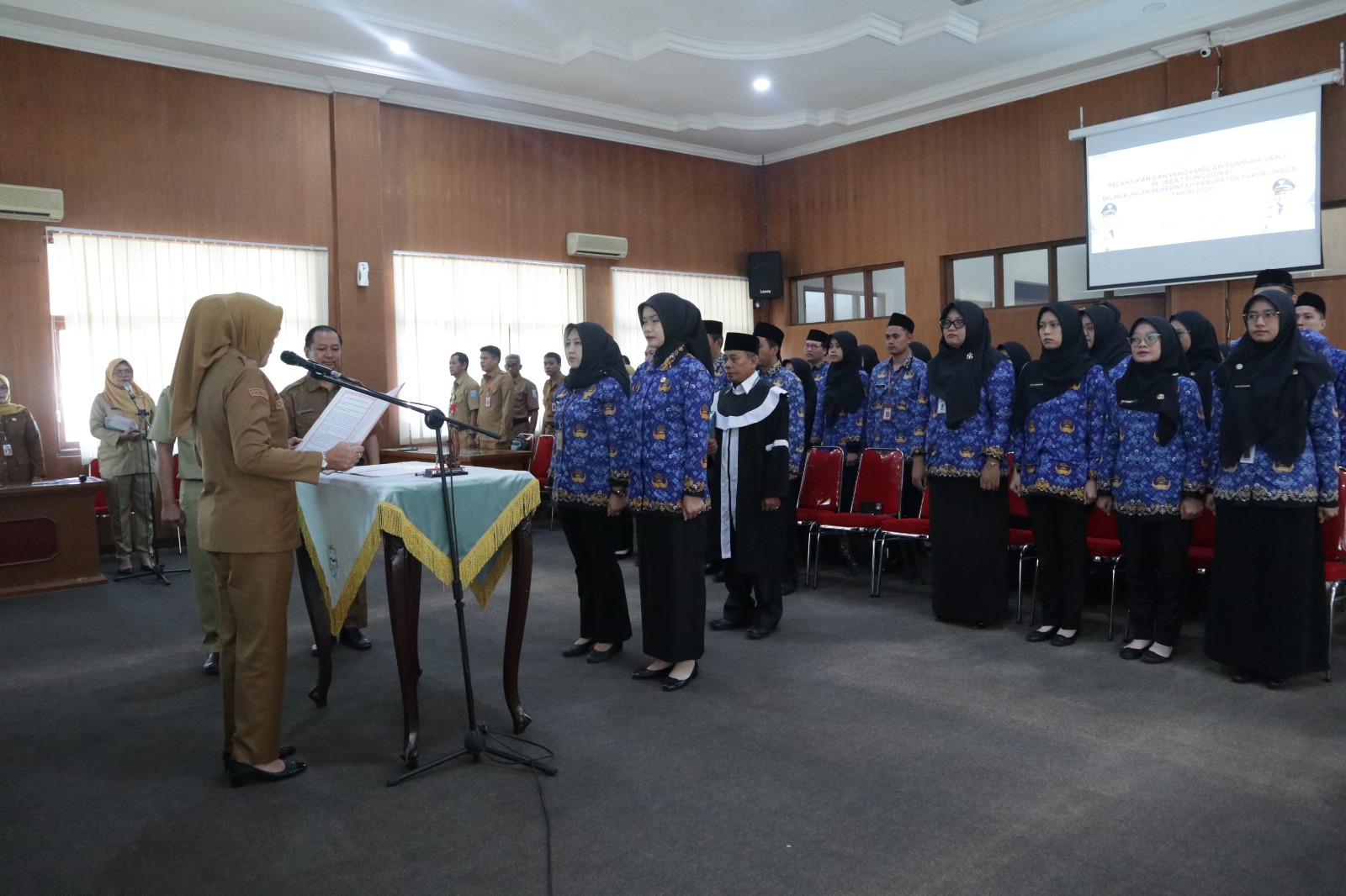 Kantor Kementerian Agama Kabupaten Purbalingga terus menghadirkan layanan keagamaan bagi masyarakat dan instansi pemerintah melalui penyediaan rohaniawan serta petugas pembaca doa pada berbagai kegiatan kedinasan.
