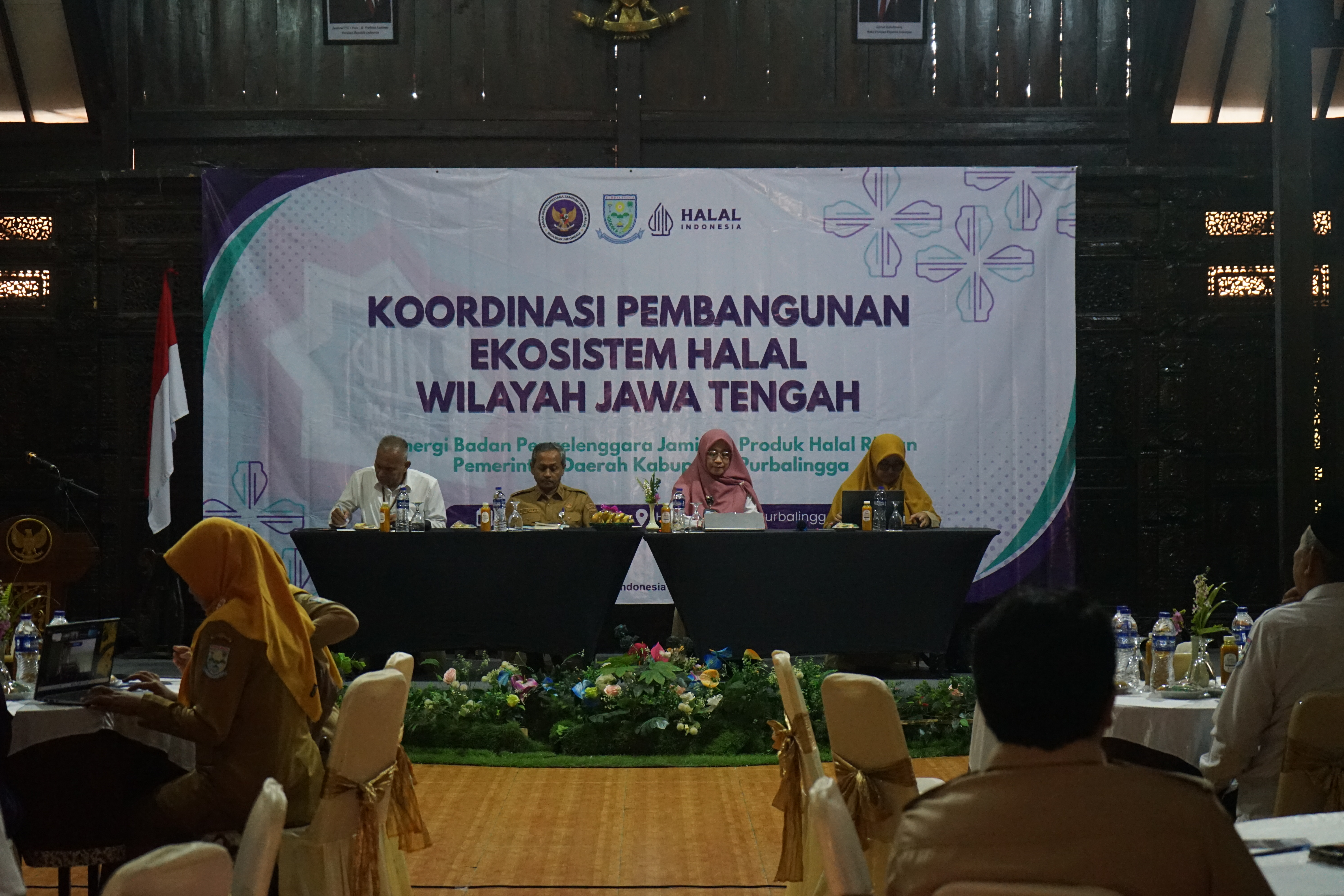 Kantor Kementerian Agama Kabupaten Purbalingga mengikuti Sosialisasi Pembentukan Ekosistem Halal Kabupaten Purbalingga yang diselenggarakan di Aula Andrawina Hotel Owabong, Senin (13/7/2026).