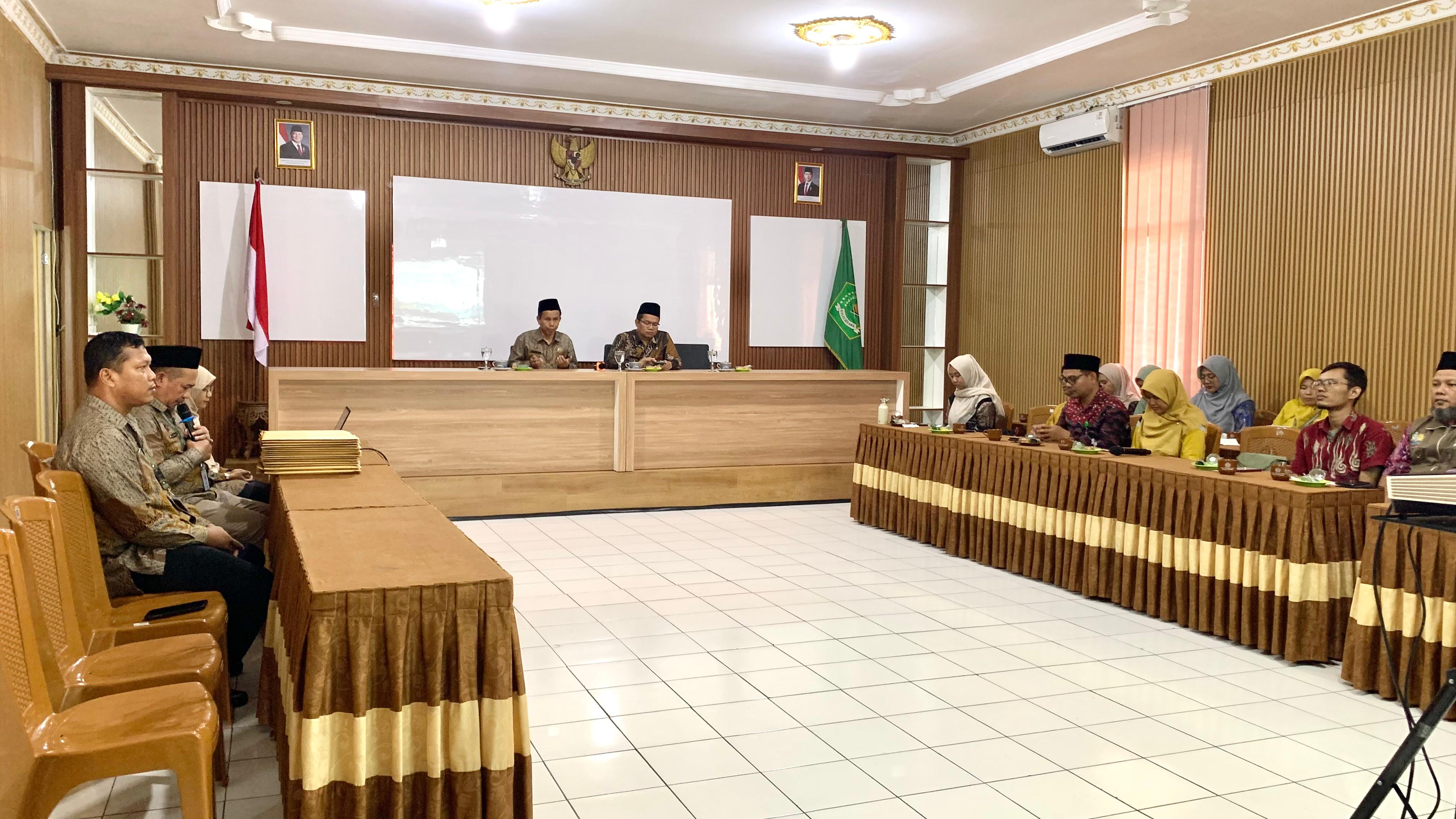 Pembinaan Kepala MA, Madrasah Hebat Dibangun dari Layanan Prima, Administrasi Tertib, dan Lingkungan Belajar yang Menyenangkan