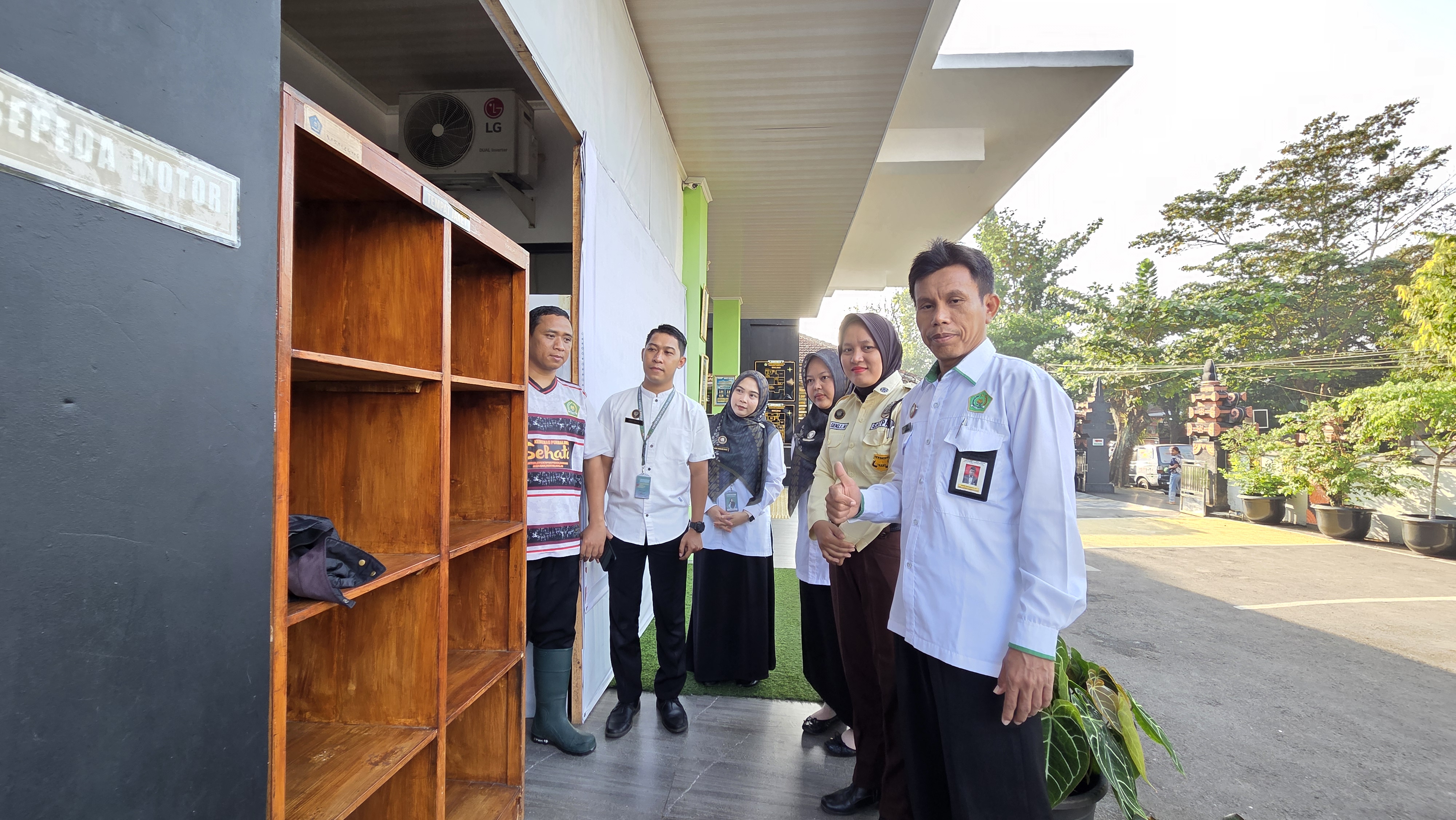Cek Kebersihan dan Sarpras PTSP, Kasi Penma Ingatkan Kedisiplinan serta Budaya Layanan Prima SEHATI