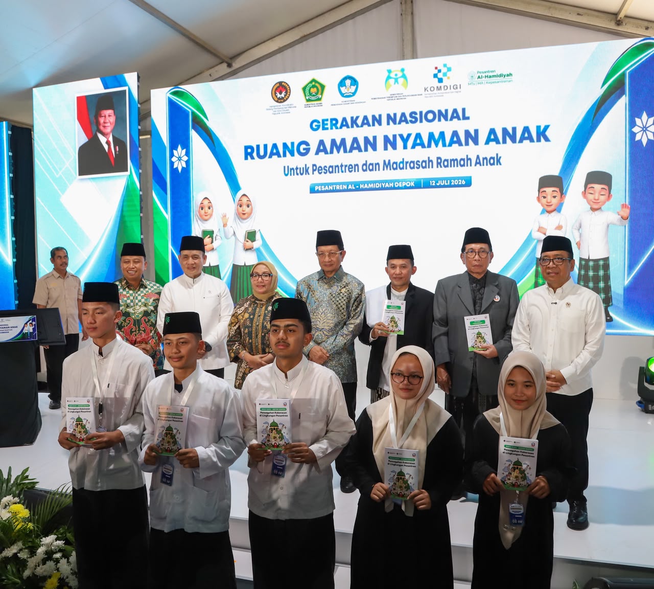 Gerakan Nasional Ruang Aman dan Nyaman untuk Anak (Gernas RANA) di Satuan Pendidikan Keagamaan, bertempat di Pesantren Al-Hamidiyah, Depok, Jawa Barat pada Minggu (12/7/2026).