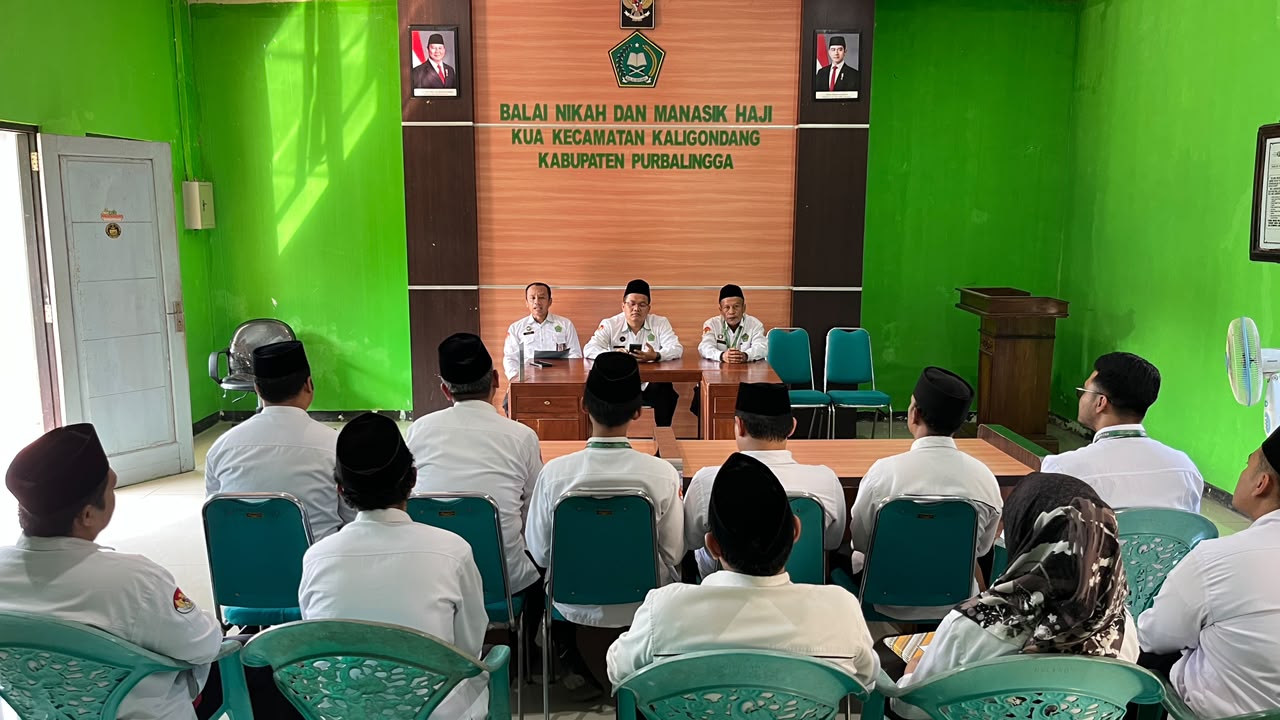 Kantor Kementerian Agama Kabupaten Purbalingga melaksanakan monitoring dan evaluasi (monev) implementasi Asta Protas Ekoteologi Kementerian Agama RI serta inovasi Eco Office "Nandur Becik Ati Resik" di KUA Kecamatan Kaligondang, Selasa (21/7/2026).