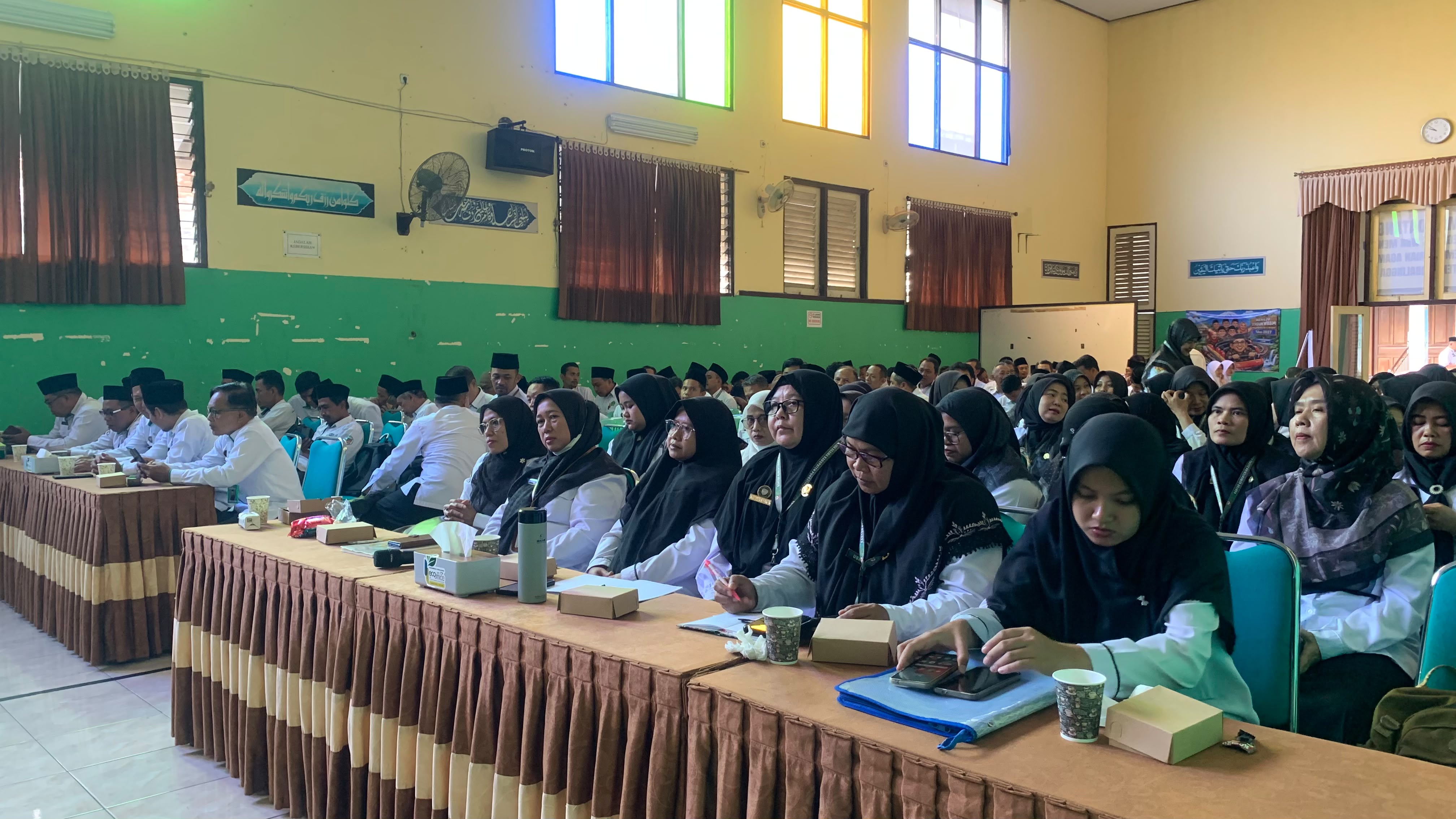 Kankemenag Purbalingga menggelar Sosialisasi Pencetakan dan Serah Terima Blangko Ijazah Jenjang Madrasah Ibtidaiyah (MI) Tahun Pelajaran 2025/2026 di Aula Uswatun Khasanah, Selasa (4/8/2026).