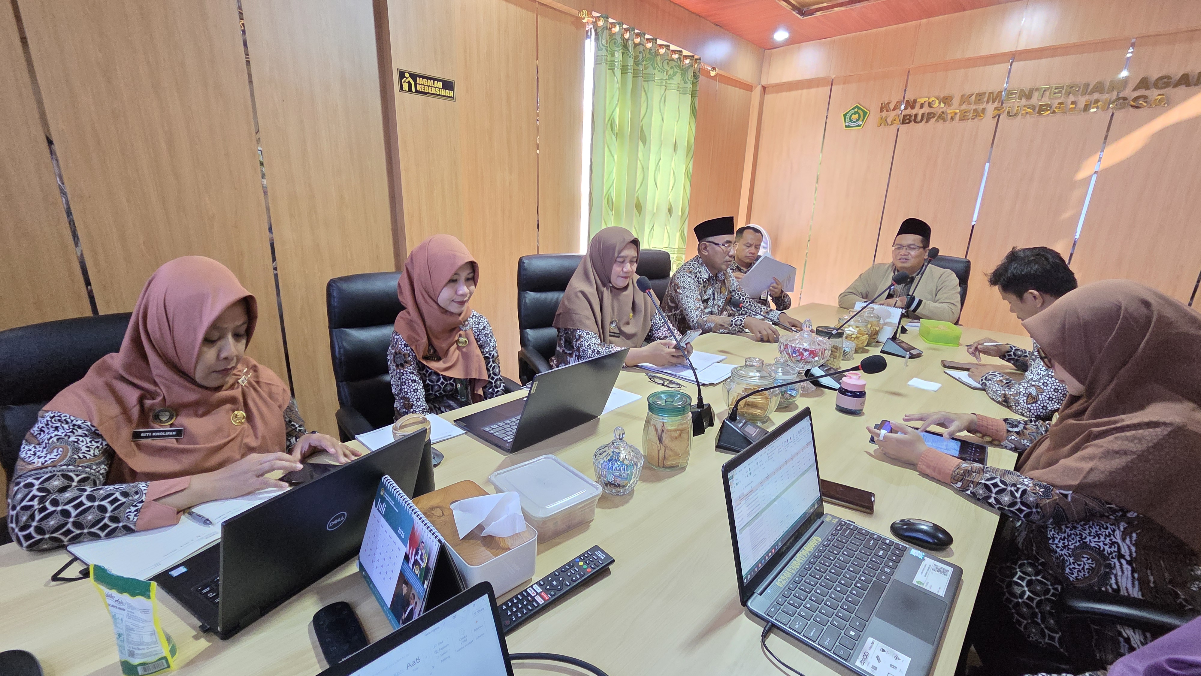 Kepala Kantor Kementerian Agama Kabupaten Purbalingga, Zahid Khasani, menegaskan bahwa Urab Mendoan (Umat Rajin Bertani Mendukung dan Menopang Kehidupan) Versi 2 lahir untuk menjawab krisis regenerasi petani melalui pendekatan nilai-nilai agama.