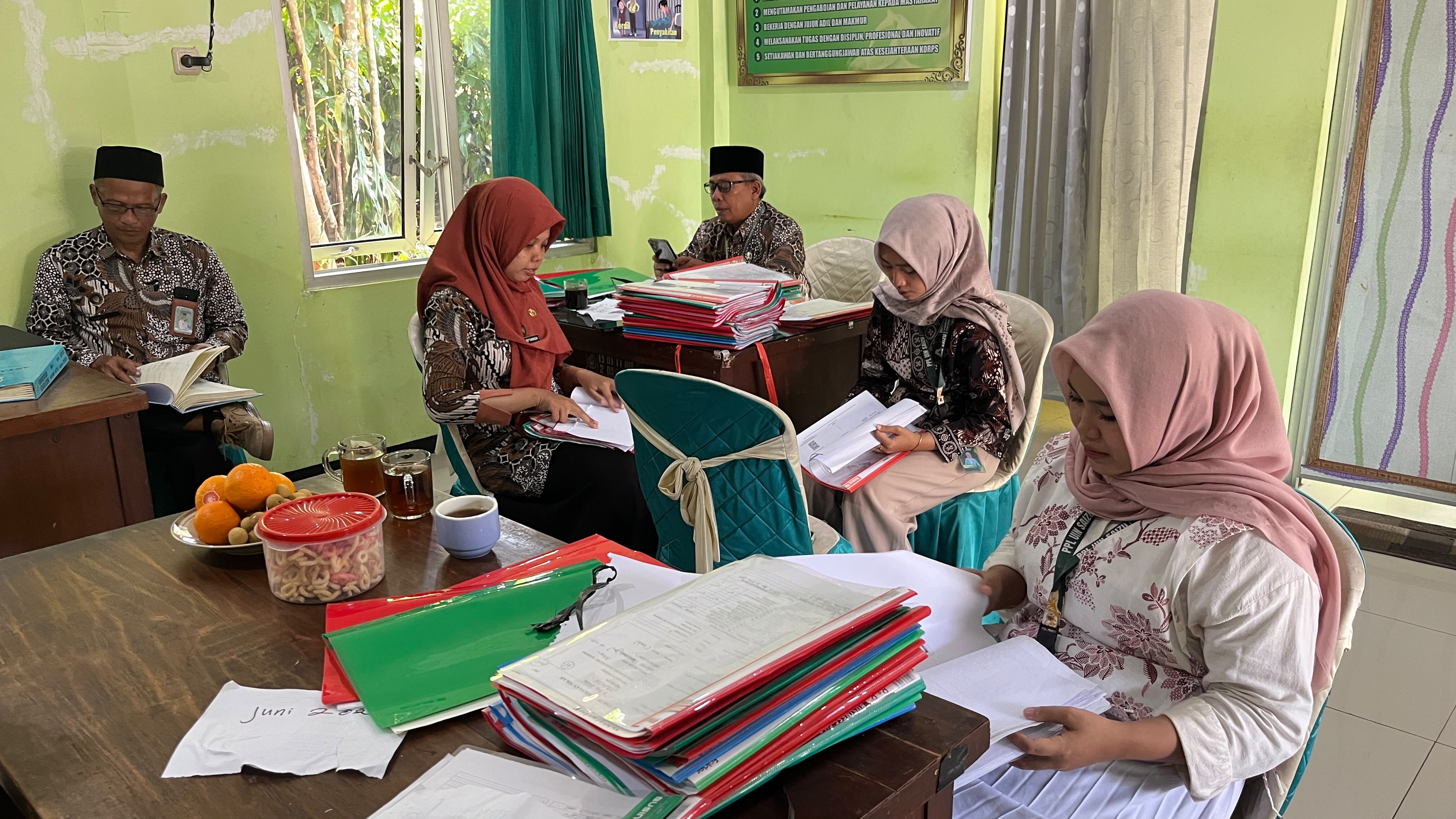 Monitoring eco office dan administrasi NR