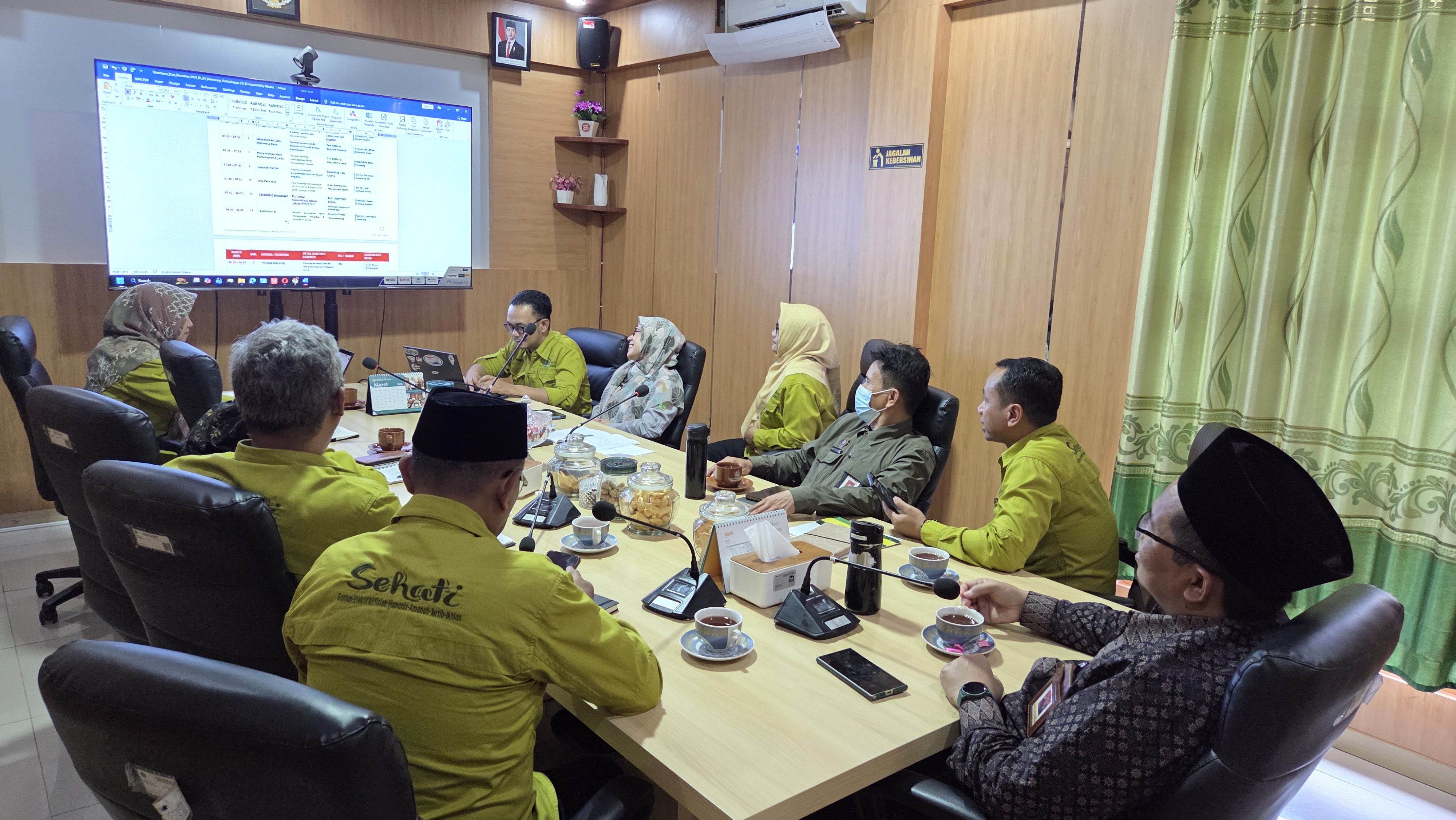Semangat kemerdekaan dan reformasi birokrasi menjadi fokus pembahasan dalam Rapat Persiapan Doa Bersama Menyambut HUT ke-81 Kemerdekaan Republik Indonesia dan Launching Hari Zona Integritas