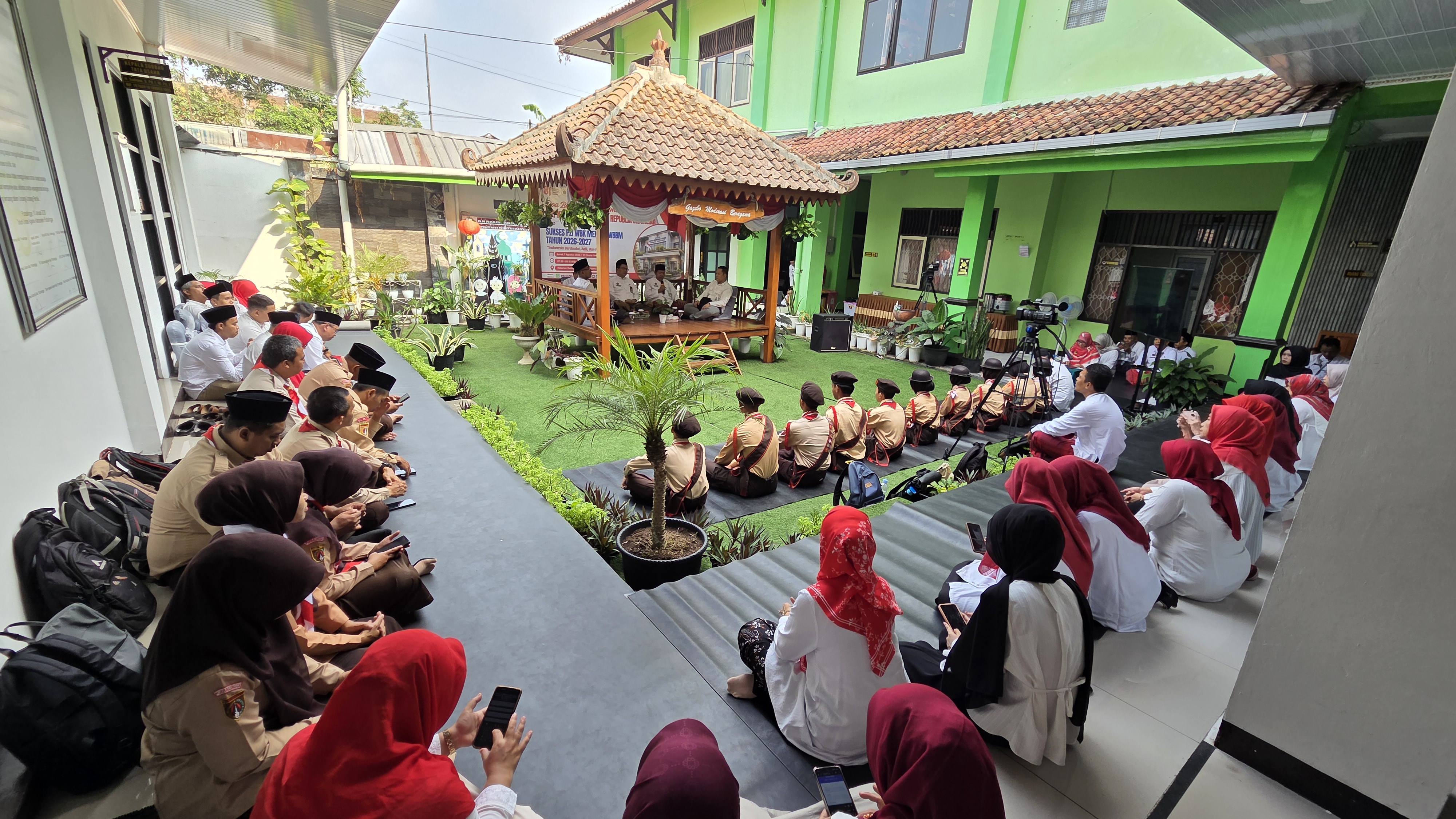 Doa bersama Doa bersama menyambut HUT ke-81 Kemerdekaan RI