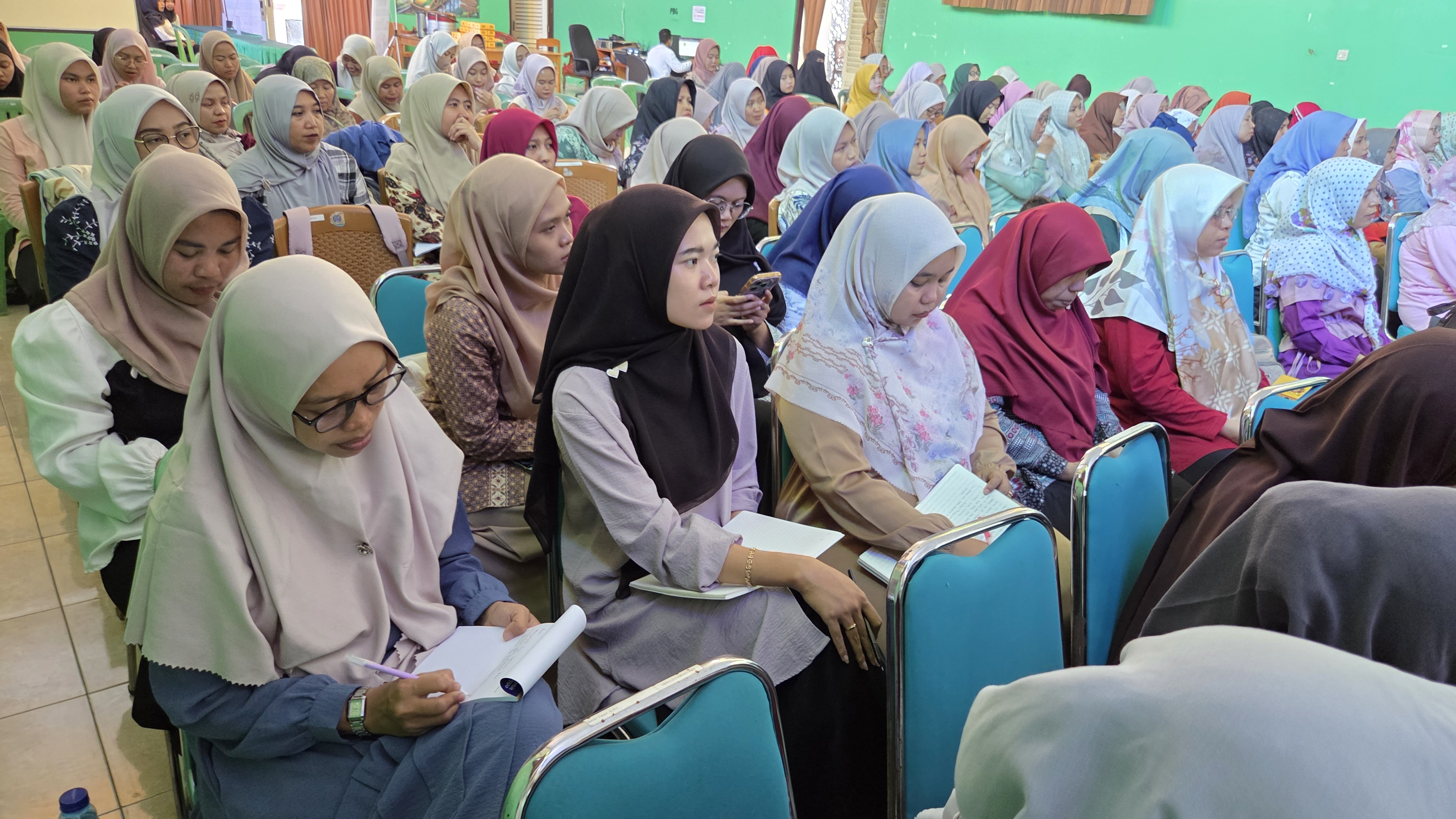Kantor Kementerian Agama Kabupaten Purbalingga mengajak guru Raudhatul Athfal (RA), Bustanul Athfal (BA), Tarbiyatul Athfal (TA), dan Darul Athfal (DA) untuk terus mengembangkan kompetensi diri guna meningkatkan mutu dan inovasi pendidikan Islam.