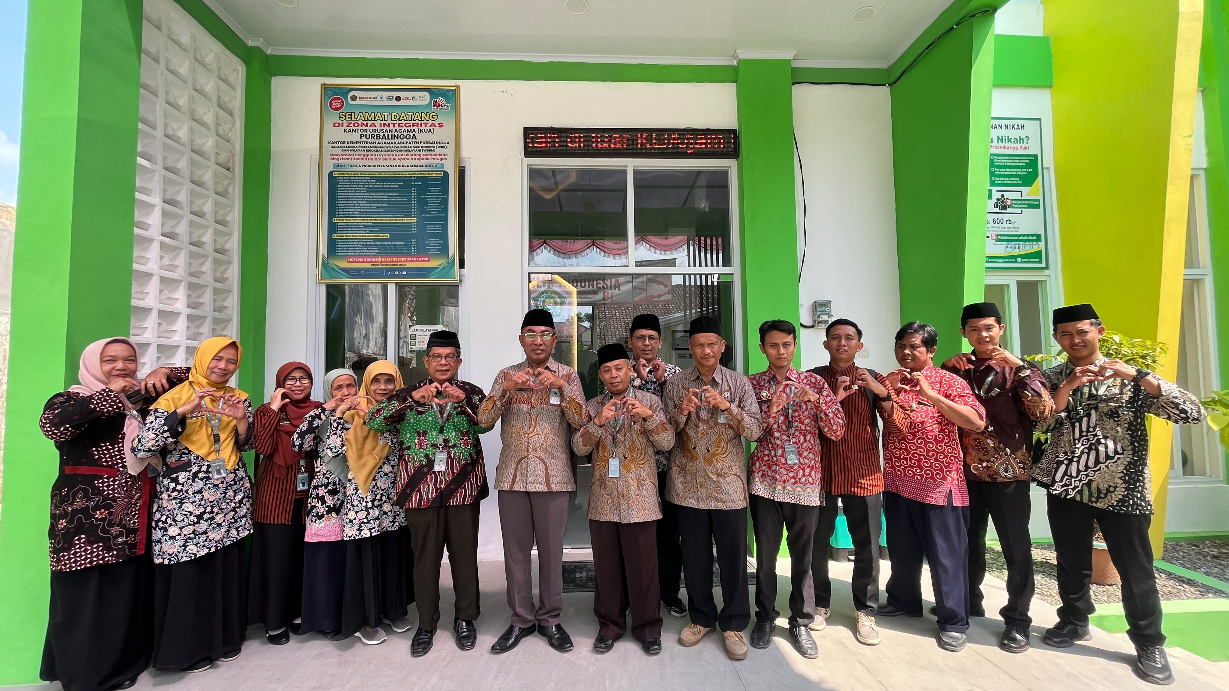 Tim Seksi Bimas Islam Kantor Kementerian Agama Kabupaten Purbalingga melaksanakan monitoring dan evaluasi (monev) pelaksanaan Eco Office serta administrasi Nikah dan Rujuk (NR) di KUA Kecamatan Purbalingga, Kamis (13/8/2026).