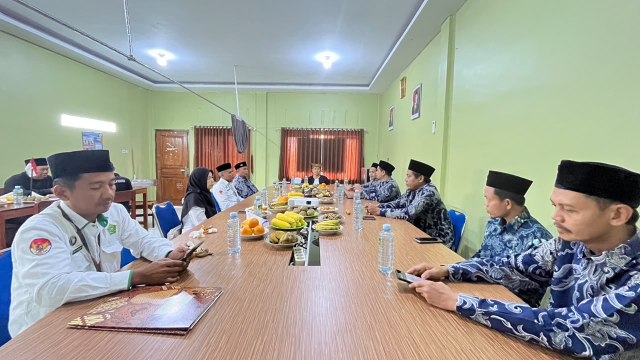 Pasca upacara HUT ke-81 Kemerdekaan RI, audiensi antara Kementerian Agama RI dan Pondok Pesantren Nurul Huda digelar di ruang rapat pesantren, Senin (17/8/2026).
