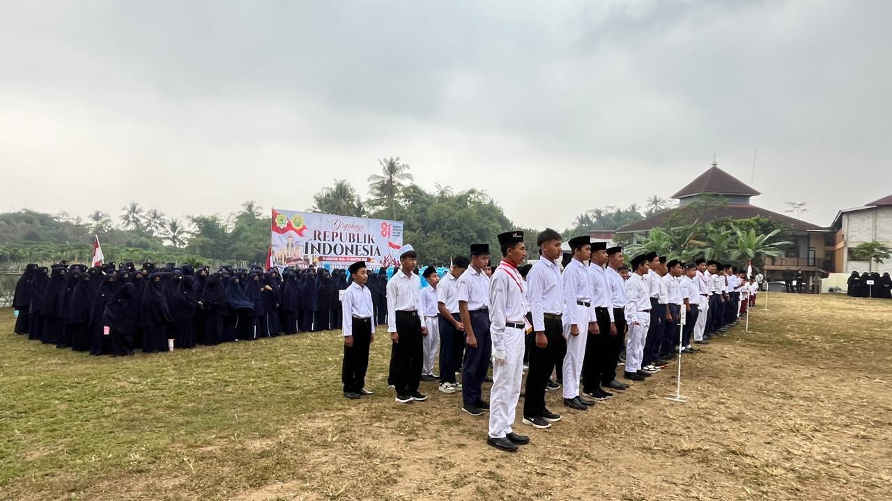 Upacara HUT ke-81 Kemerdekaan RI di Ponpes Nurul Hidayah Kutasari