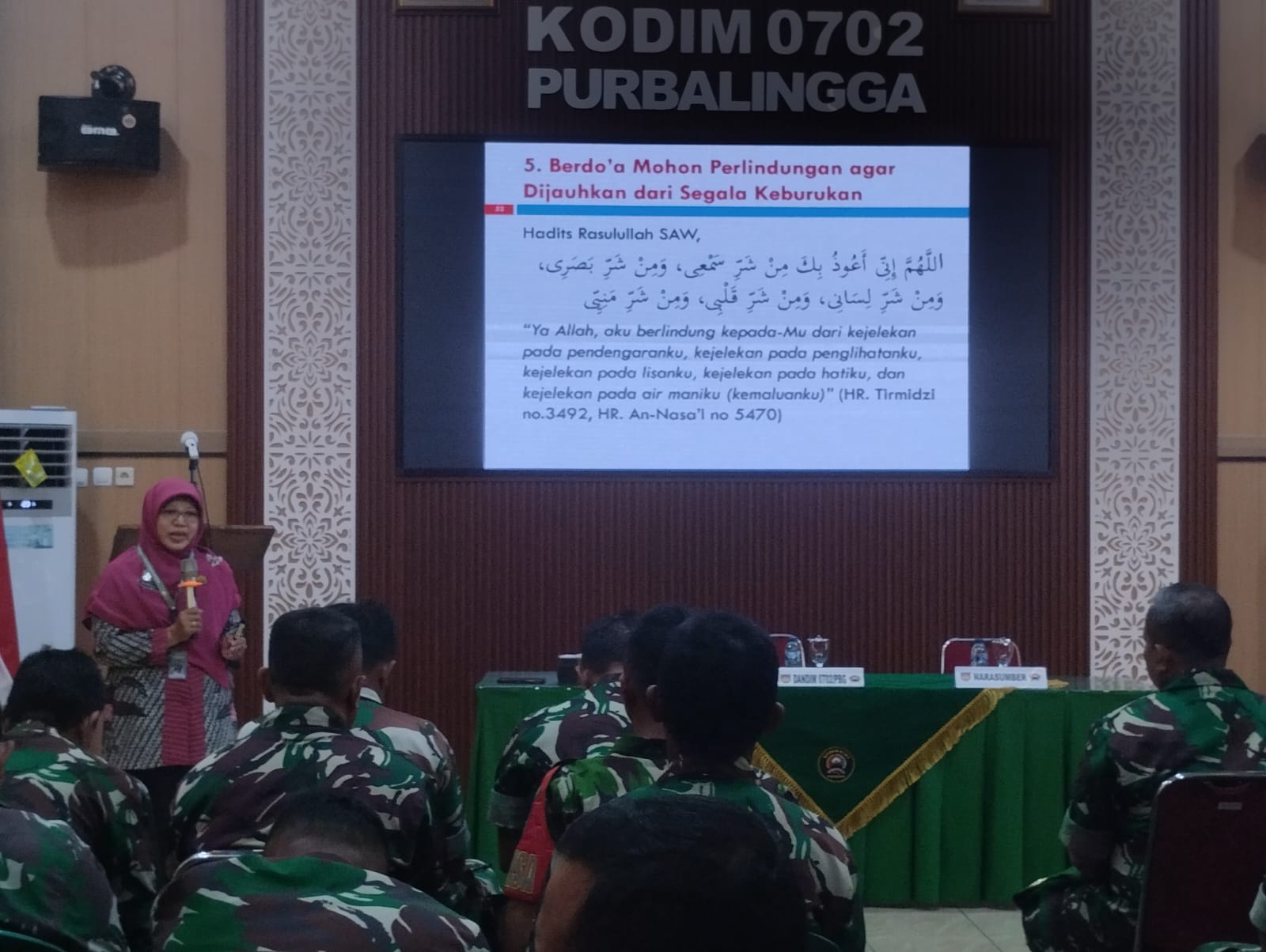 Penyuluh Agama Islam KUA Padamara, Yuyu Yuniawati, memenuhi undangan Kodim 0702/Purbalingga untuk menjadi narasumber dalam kegiatan Penyuluhan Kesehatan Terpadu dengan materi HIV/AIDS yang dilaksanakan di Aula Kodim 0702/Purbalingga, Rabu (26/8/2026).