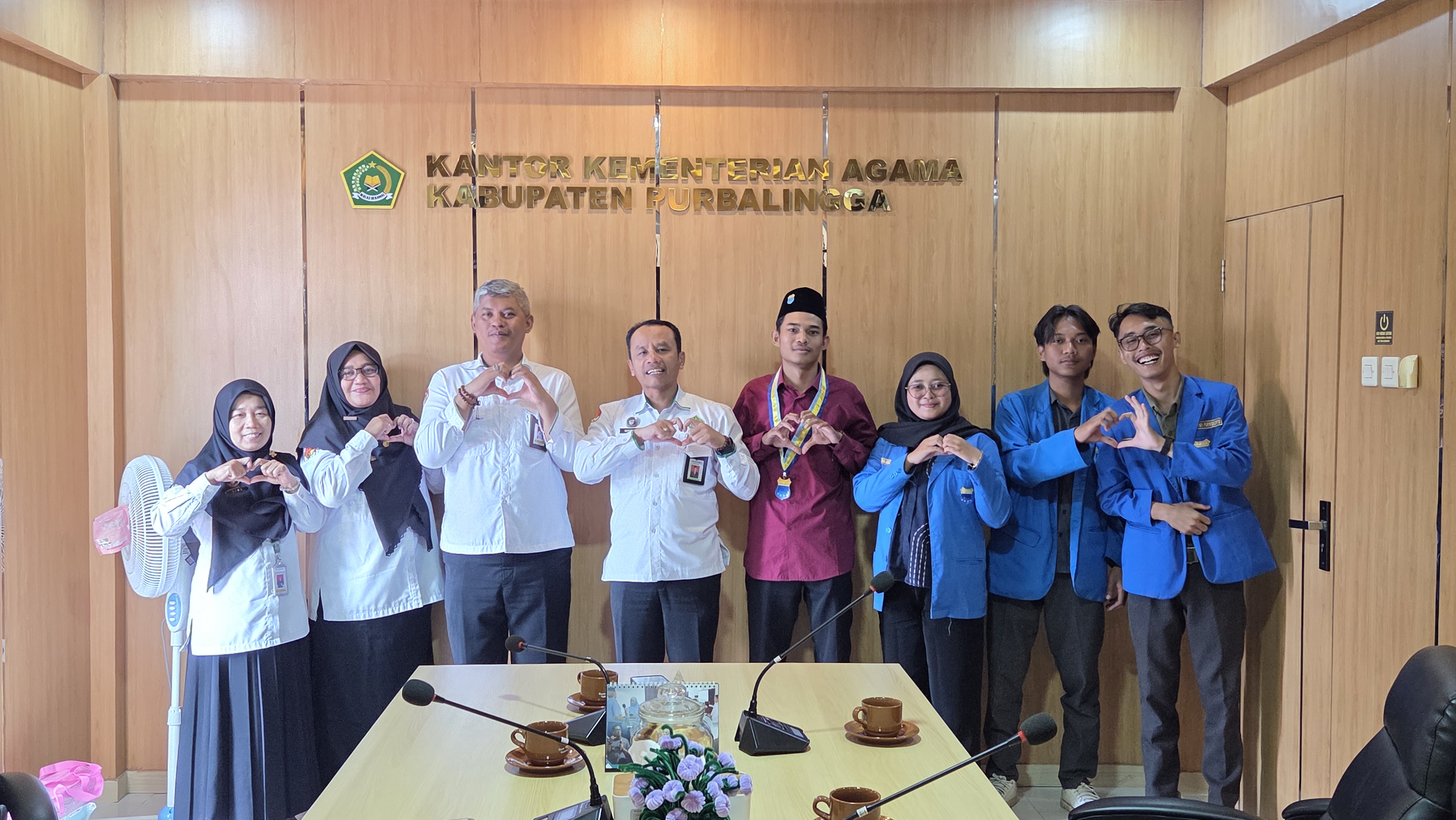 Kantor Kementerian Agama Kabupaten Purbalingga menerima audiensi pengurus Rayon Saintek UIN Prof. K.H. Saifuddin Zuhri (UIN Saizu) Purwokerto, PMII Komisariat Walisongo Purwokerto, di Ruang Rapat Sehati, Senin (31/8/2026).