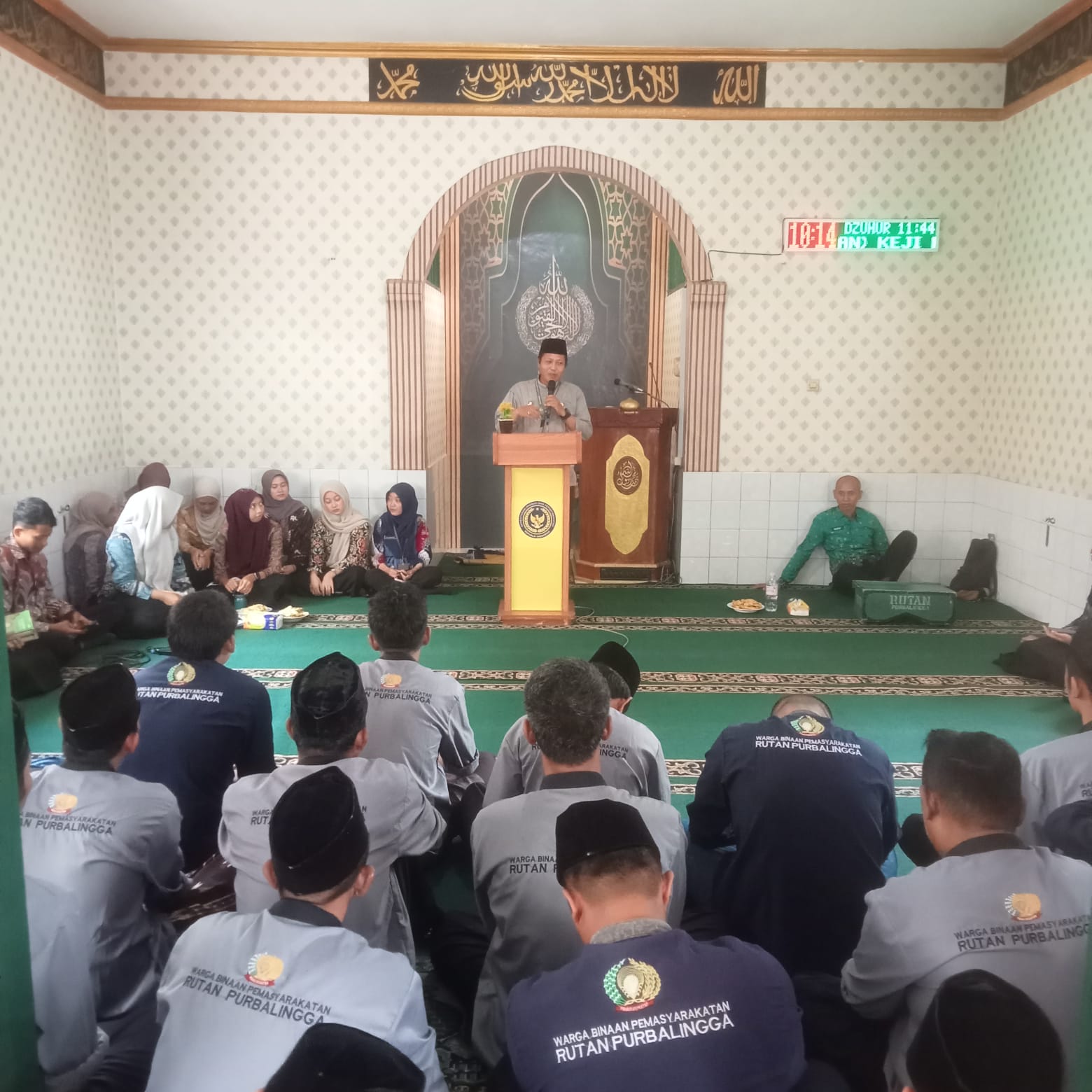 Penyuluh Agama Islam sekaligus Kepala KUA Rembang melaksanakan bimbingan dan penyuluhan keagamaan bagi warga binaan di Rutan Kelas IIB Purbalingga, Jumat (4/9/2026).