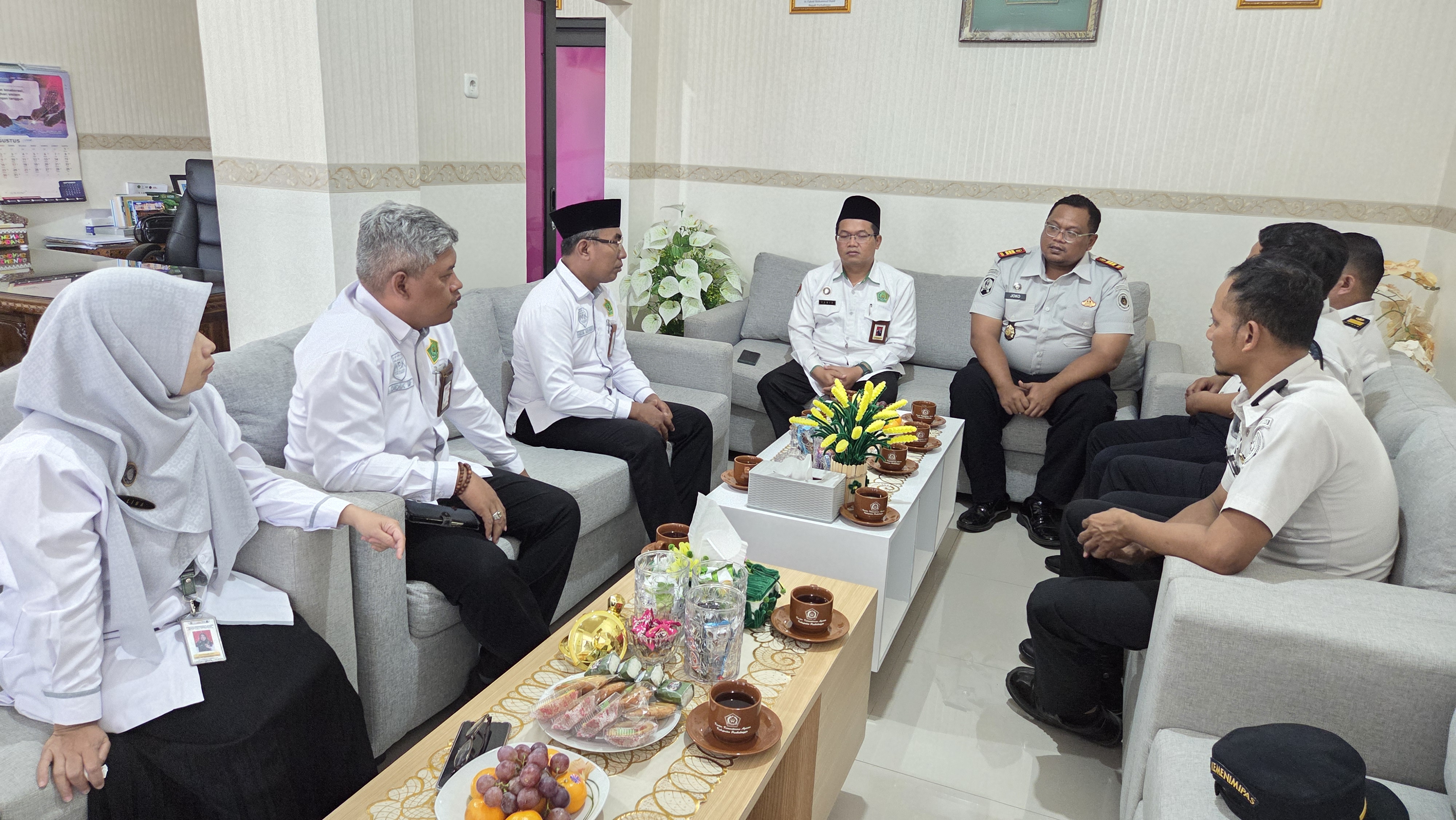 Kantor Kementerian Agama Kabupaten Purbalingga menerima kunjungan silaturahmi Kepala Rumah Tahanan Negara (Rutan) Kelas IIB Purbalingga, Joko Oktavianto, beserta jajaran, Selasa (1/9/2026).