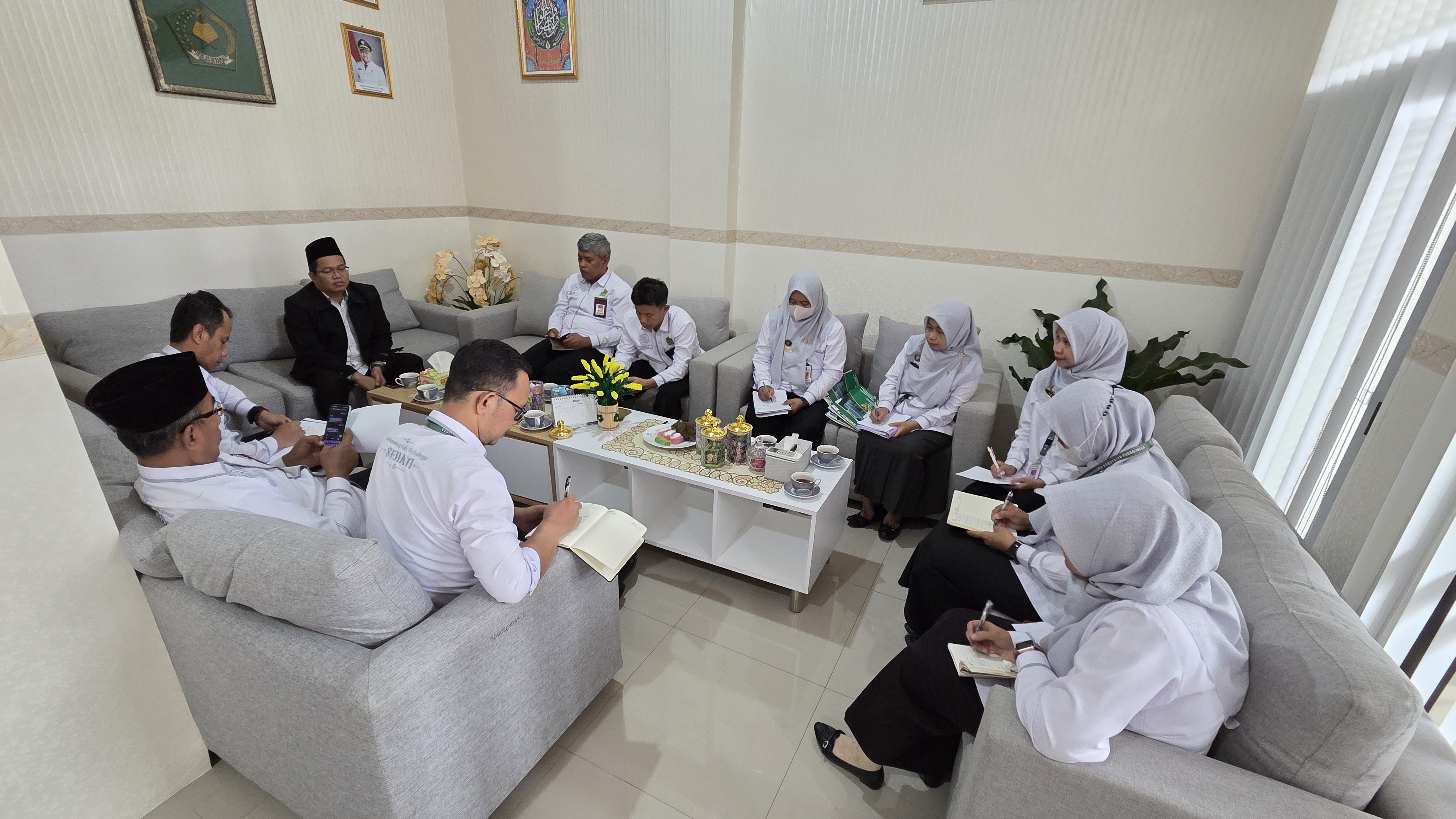 Kantor Kementerian Agama Kabupaten Purbalingga terus memantapkan komitmen pembangunan Zona Integritas (ZI) menuju predikat Wilayah Birokrasi Bersih dan Melayani (WBBM) Tahun 2027.