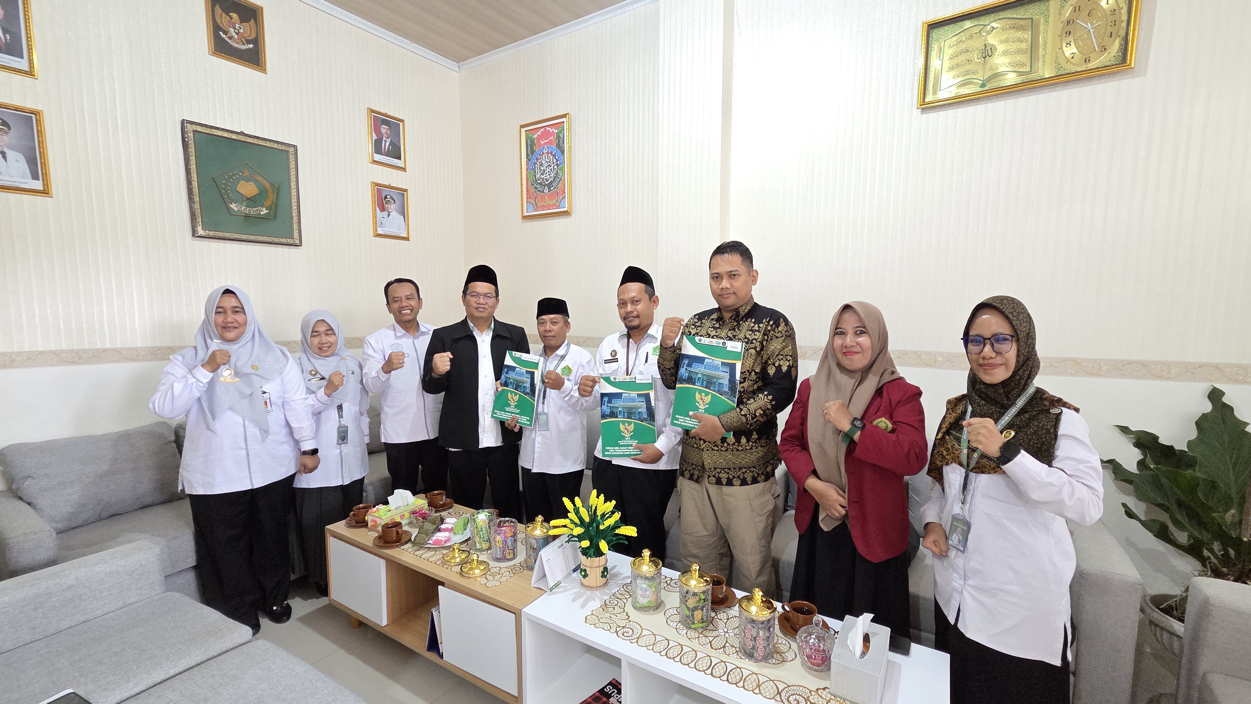 Unit Pengumpul Zakat (UPZ) Kantor Kementerian Agama Kabupaten Purbalingga menyalurkan bantuan kepada Pondok Pesantren Daarurrohman, Badan Koordinasi (Badko) LPQ, dan Forum Komunikasi Diniyah Takmiliyah (FKDT) Kabupaten Purbalingga.