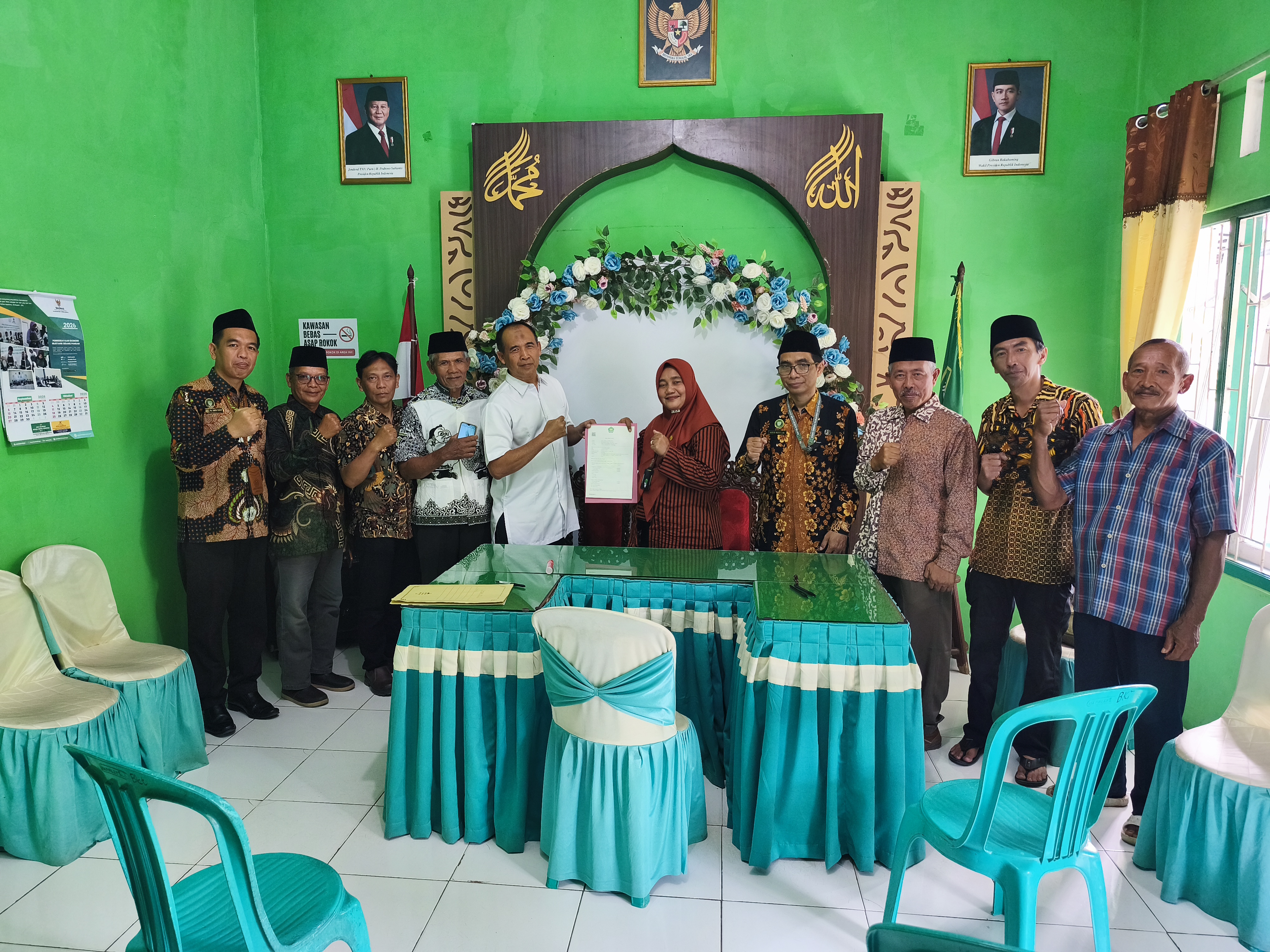 Ikrar wakaf di KUA Bukateja