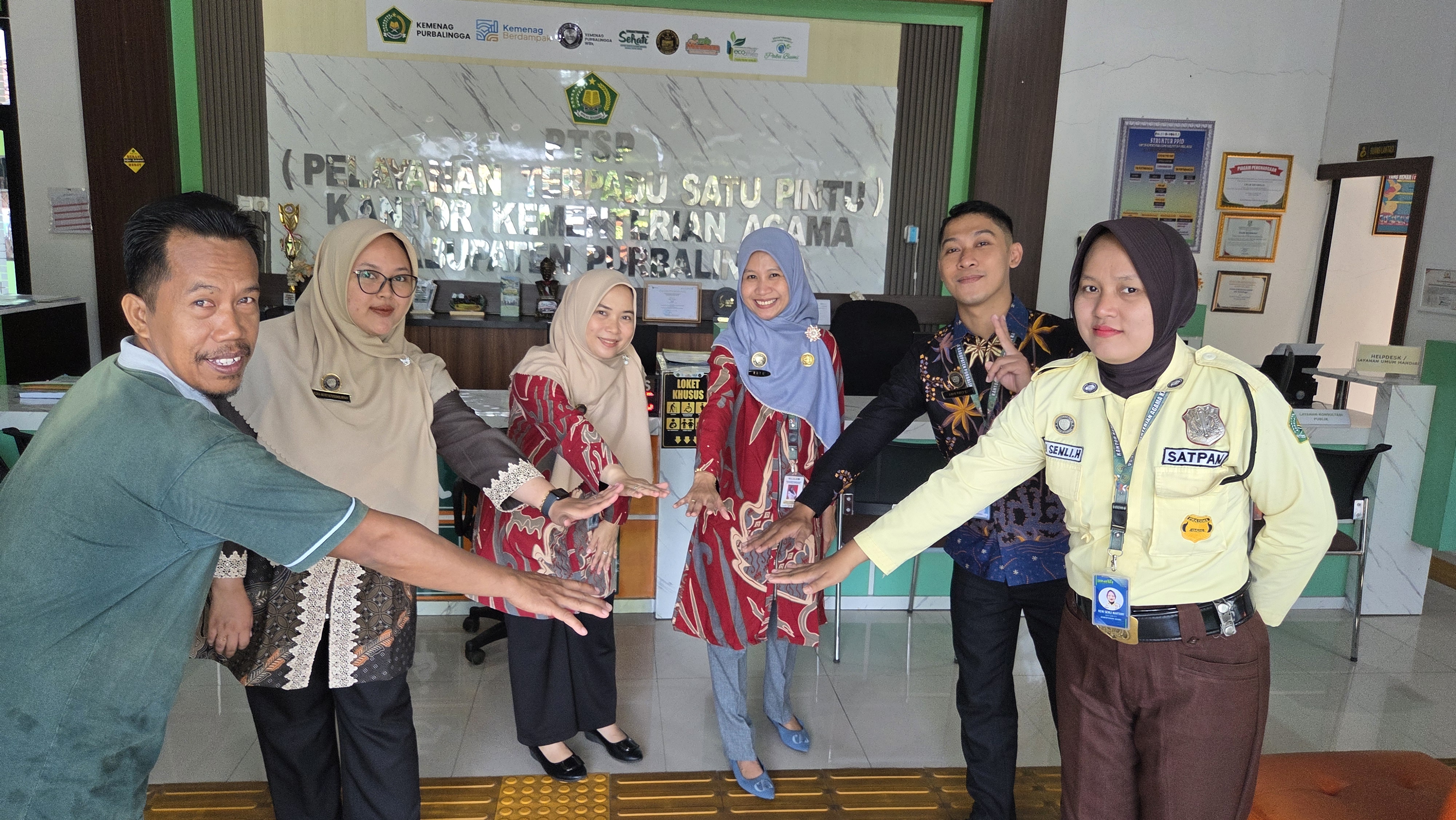 Briefing PTSP evaluasi layanan publik