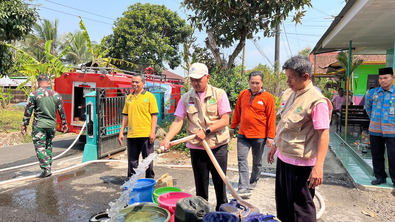 Kantor Kementerian Agama Kabupaten Purbalingga melalui program Kemenag Purbalingga Berbagi Air Bersih