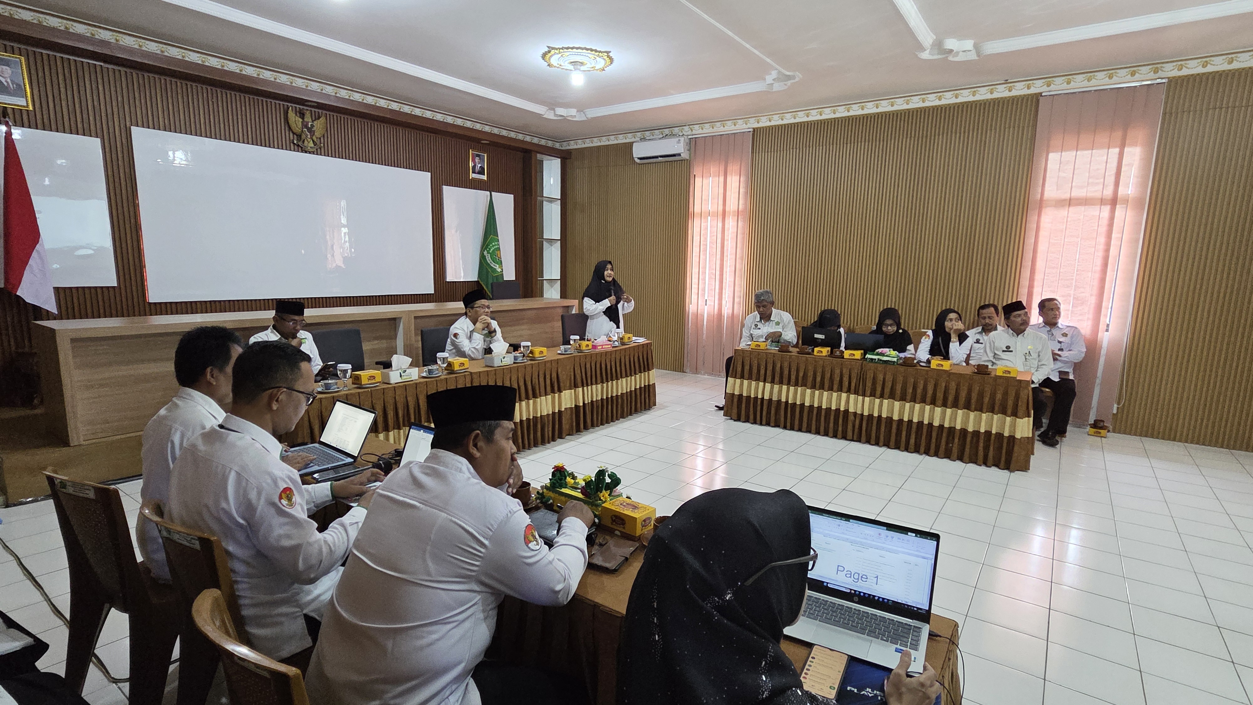 Unit Pengumpul Zakat (UPZ) Kankemenag Kabupaten Purbalingga menggelar rapat evaluasi pengurus dan anggota di Aula Galaksi, Senin (28/9/2026).