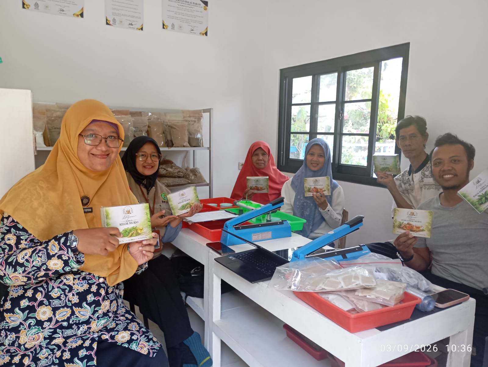 Menjelang pemberlakuan kewajiban sertifikasi halal bagi usaha mikro dan kecil (UMK), penyuluhan produk halal digelar di Home Industri “LOHDJINAWI”