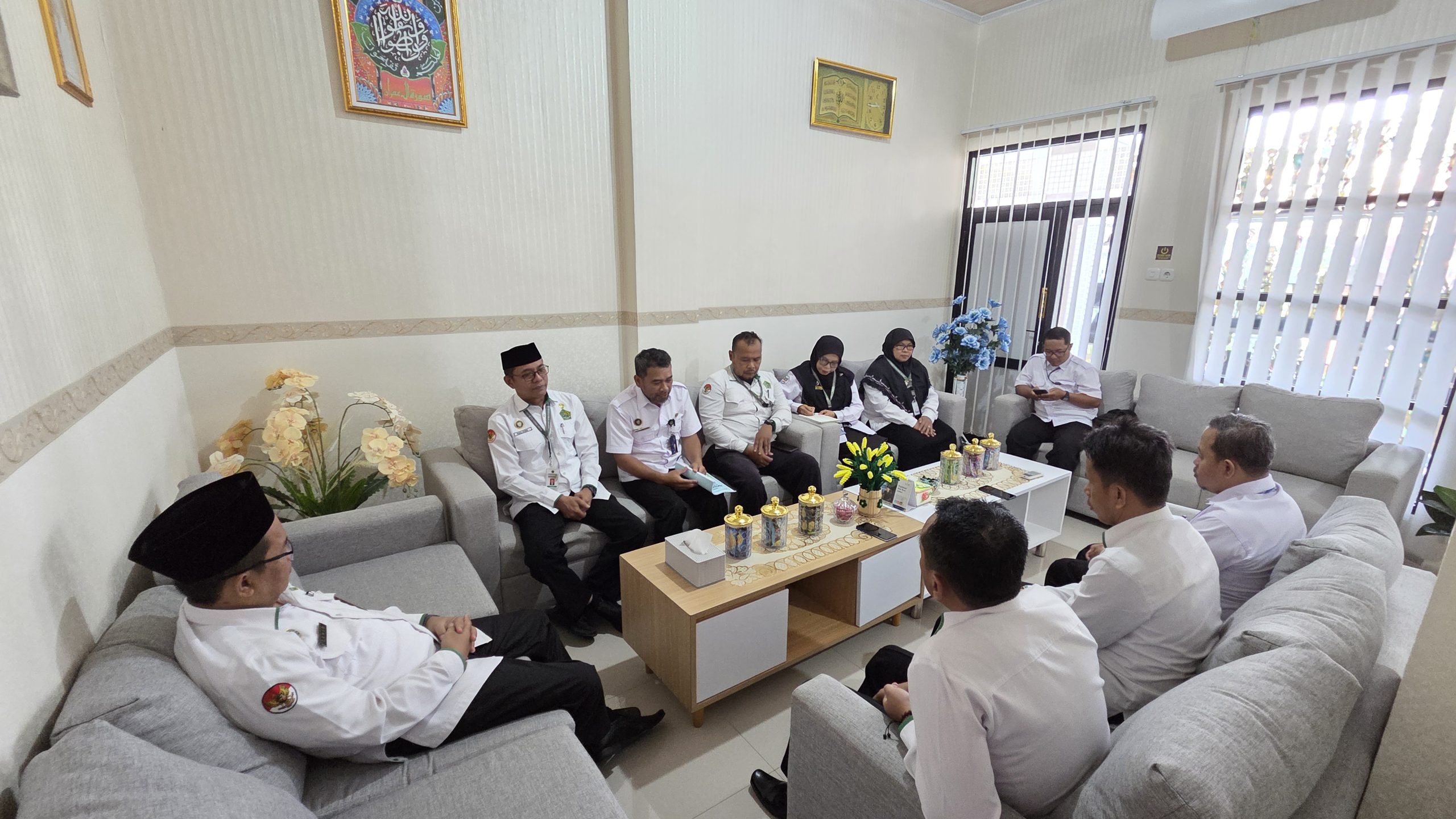 audiensi Forum Komunikasi Kepala Sekolah (FKKS) SD/MI Muhammadiyah Kabupaten Purbalingga untuk membahas persiapan Ajang Kompetisi Siswa SD/MI Muhammadiyah (AKSIMU) 2026.
