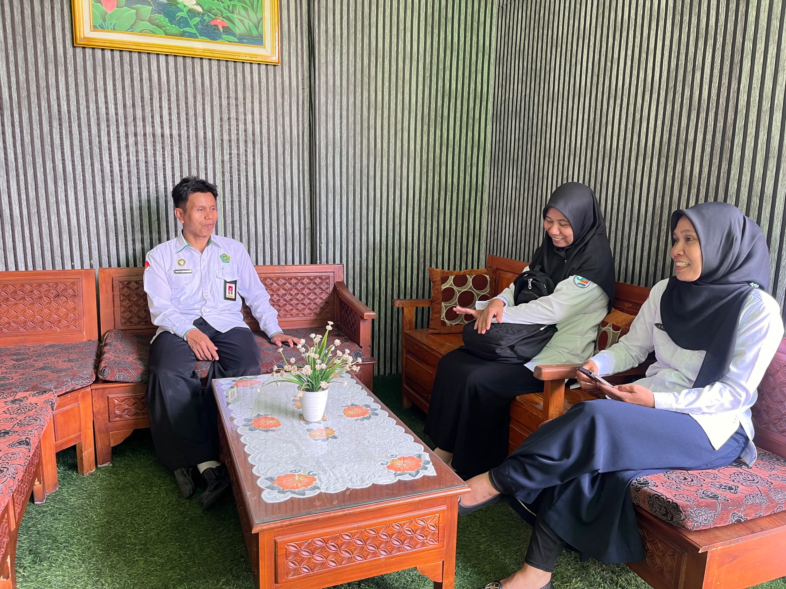 Kantor Kementerian Agama Kabupaten Purbalingga melalui Seksi Pendidikan Madrasah (Penma) memberikan layanan konsultasi Tunjangan Profesi Guru (TPG) bagi guru madrasah, Senin (19/10/2026).