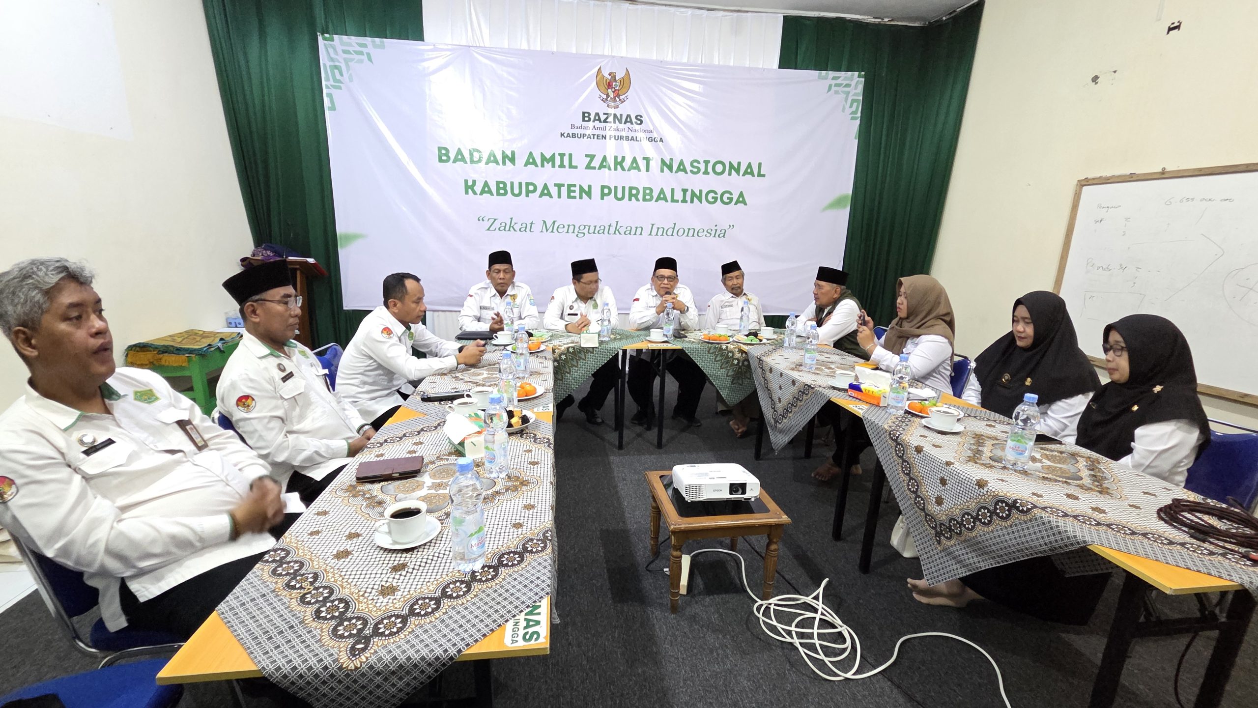 Kepala Kantor Kementerian Agama Kabupaten Banjarnegara, H. Zahid Khasani berpamitan kepada Badan Amil Zakat Nasional (Baznas) Kabupaten Purbalingga
