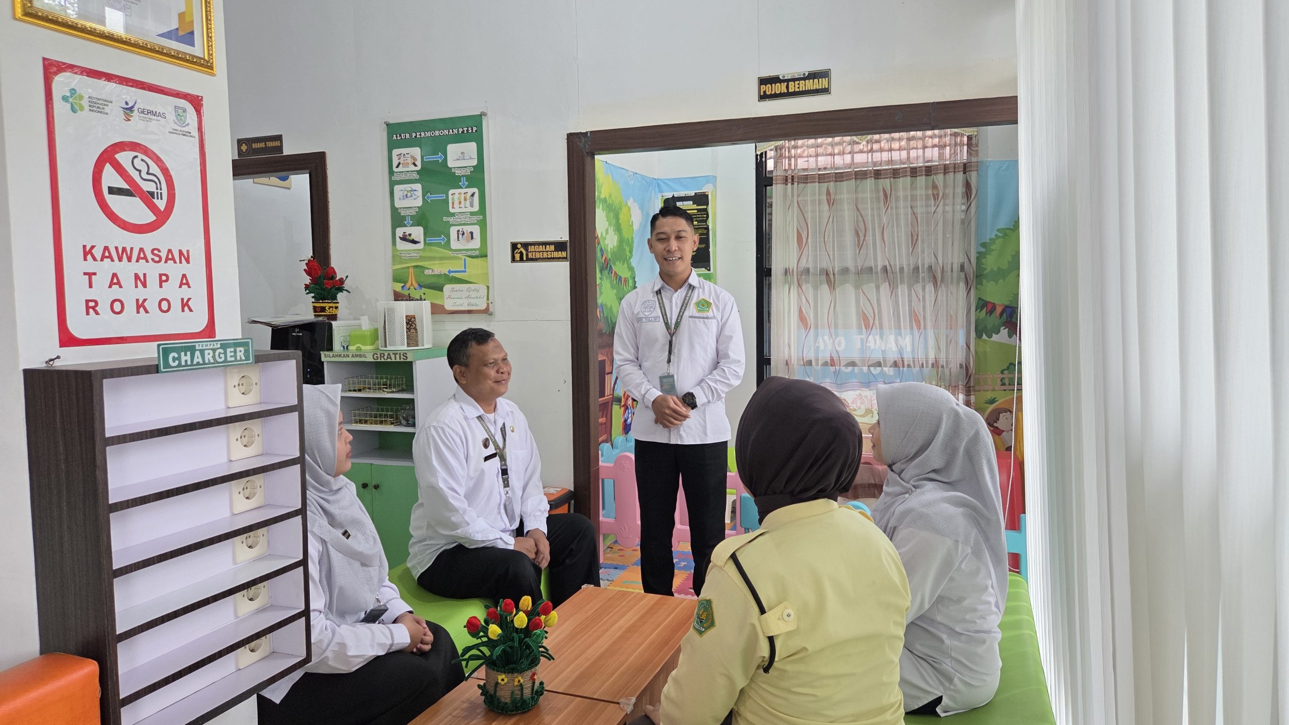 briefing mandiri petugas Pelayanan Terpadu Satu Pintu (PTSP) Kantor Kementerian Agama Kabupaten Purbalingga