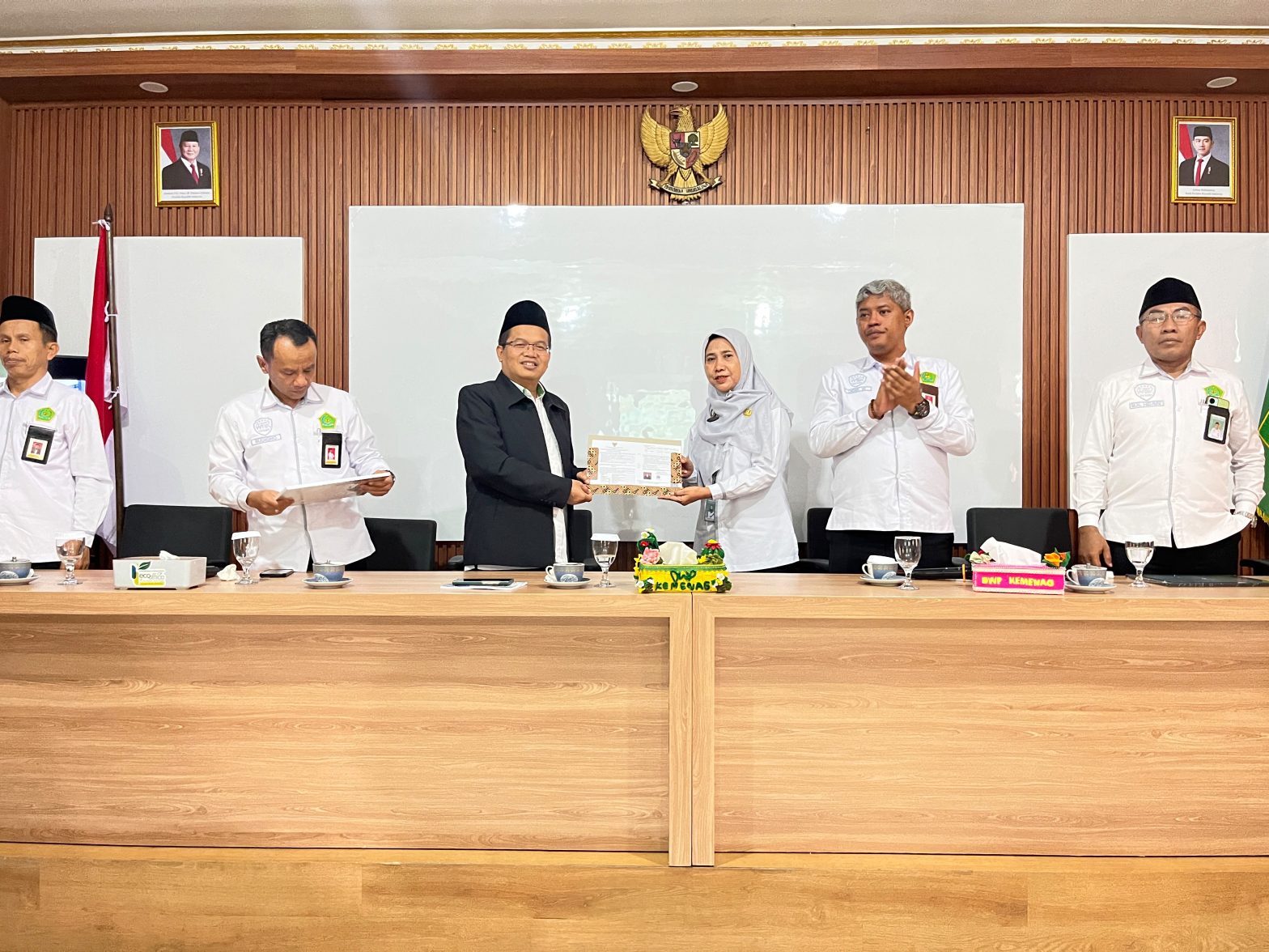 silaturahmi serta ramah tamah purna tugas Hj. Laely Rochmah Mugi Lestari, sosok penggerak Eco Office Kankemenag Kabupaten Purbalingga, di Aula Galaksi, Selasa (27/10/2026).