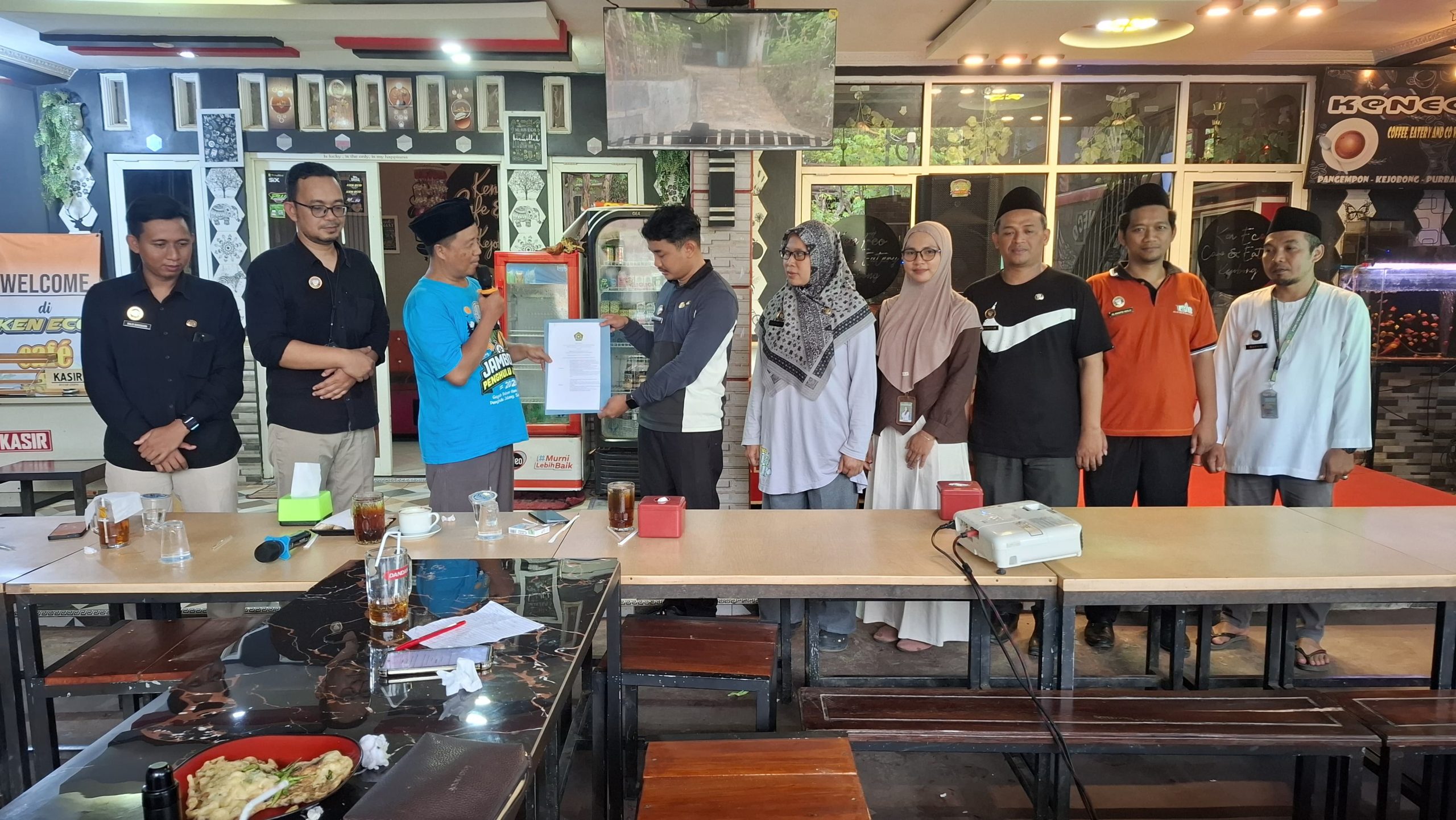 Pengukuhan Tim media kreatif KUA Kejobong