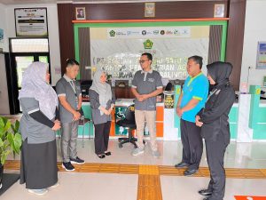 peningkatan kenyamanan pengguna layanan yang dibahas dalam briefing pagi Petugas Pelayanan Terpadu Satu Pintu (PTSP), Jumat (30/10/2026).